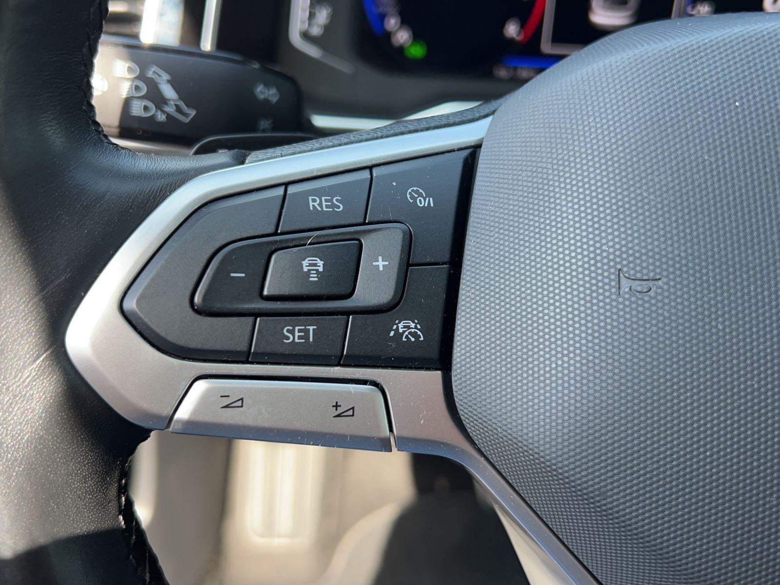 Volkswagen Taigo 1.0 TSI DSG R-Line - Samsaru's Car Outlet