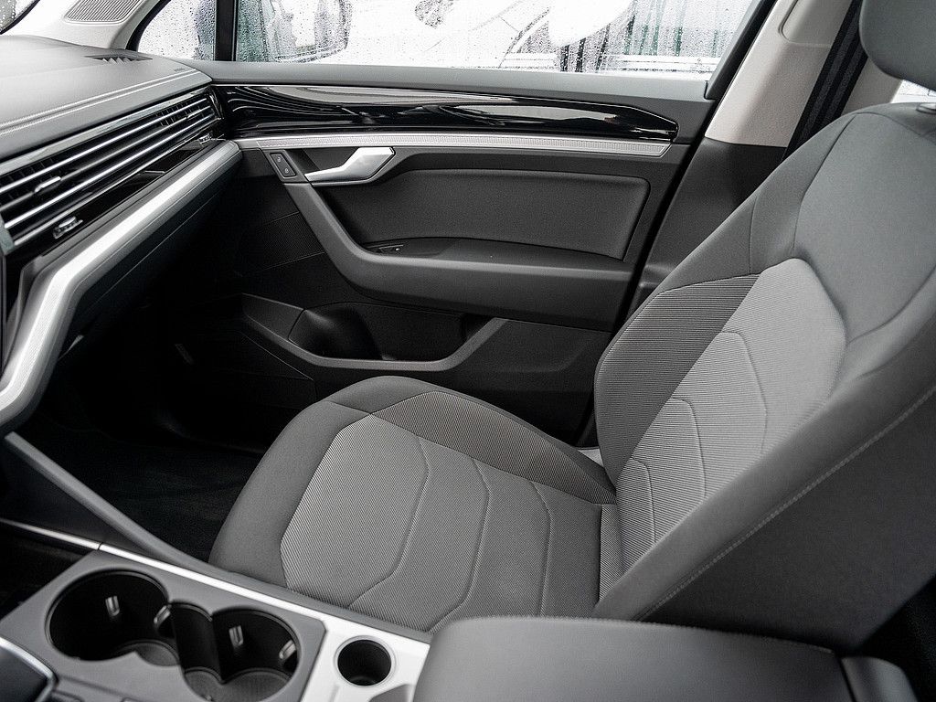 Volkswagen Touareg 3.0 V6 TDI 4M - Samsaru's Car Outlet