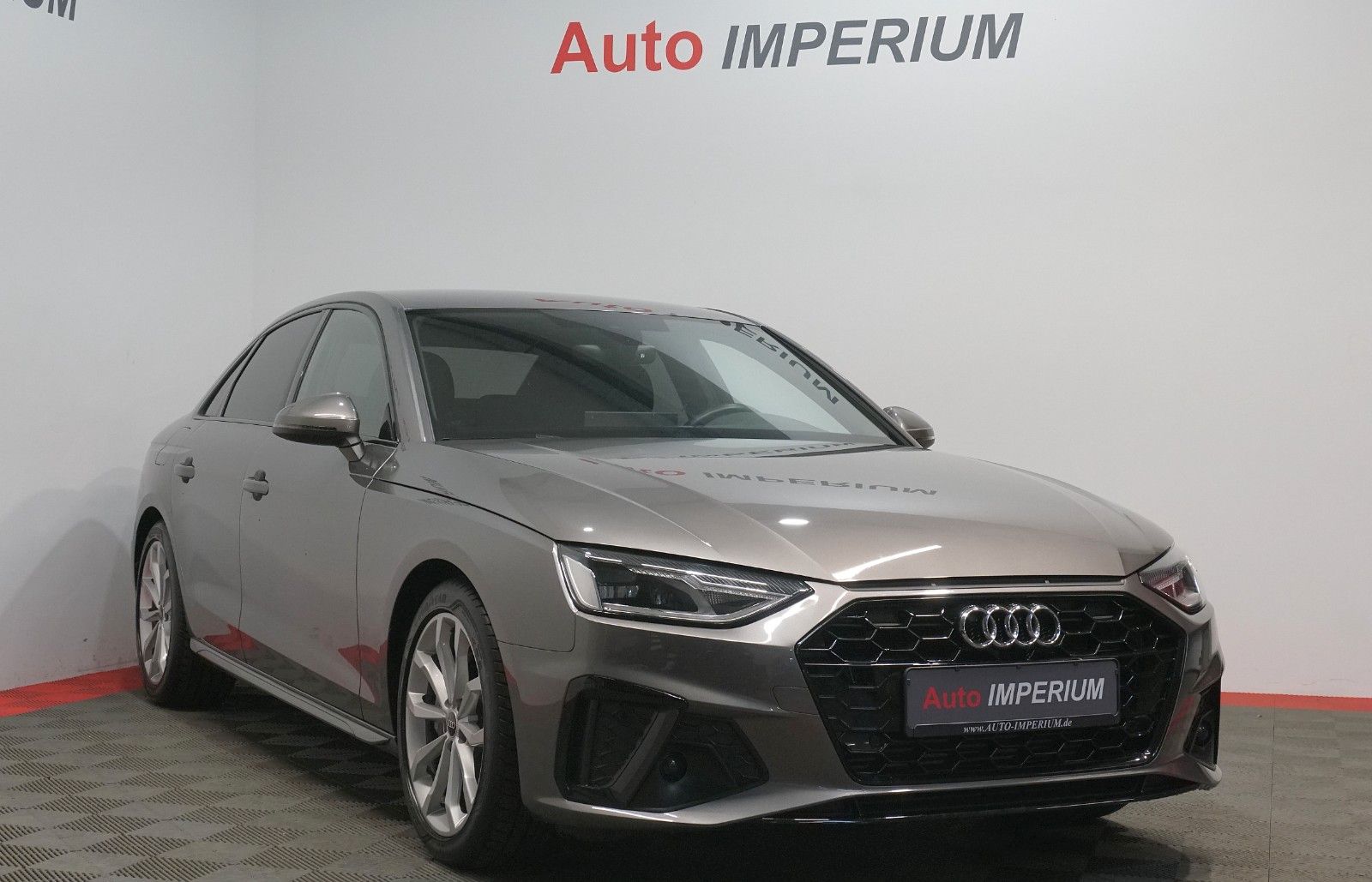 Audi A4 Lim. 40 TFSI S line - Samsaru's Car Outlet