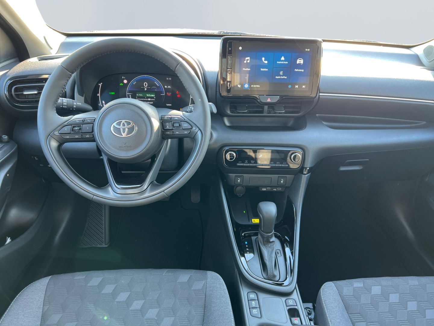 Toyota Yaris Hybrid Teamplayer *LED*R-CAM*KLIMAAUTO*CAR