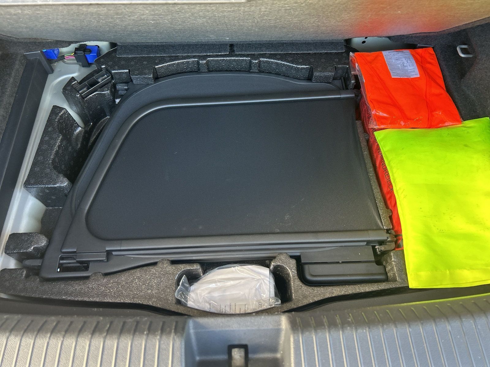 Volkswagen T-Roc 1.0 TSI Style - Samsaru's Car Outlet