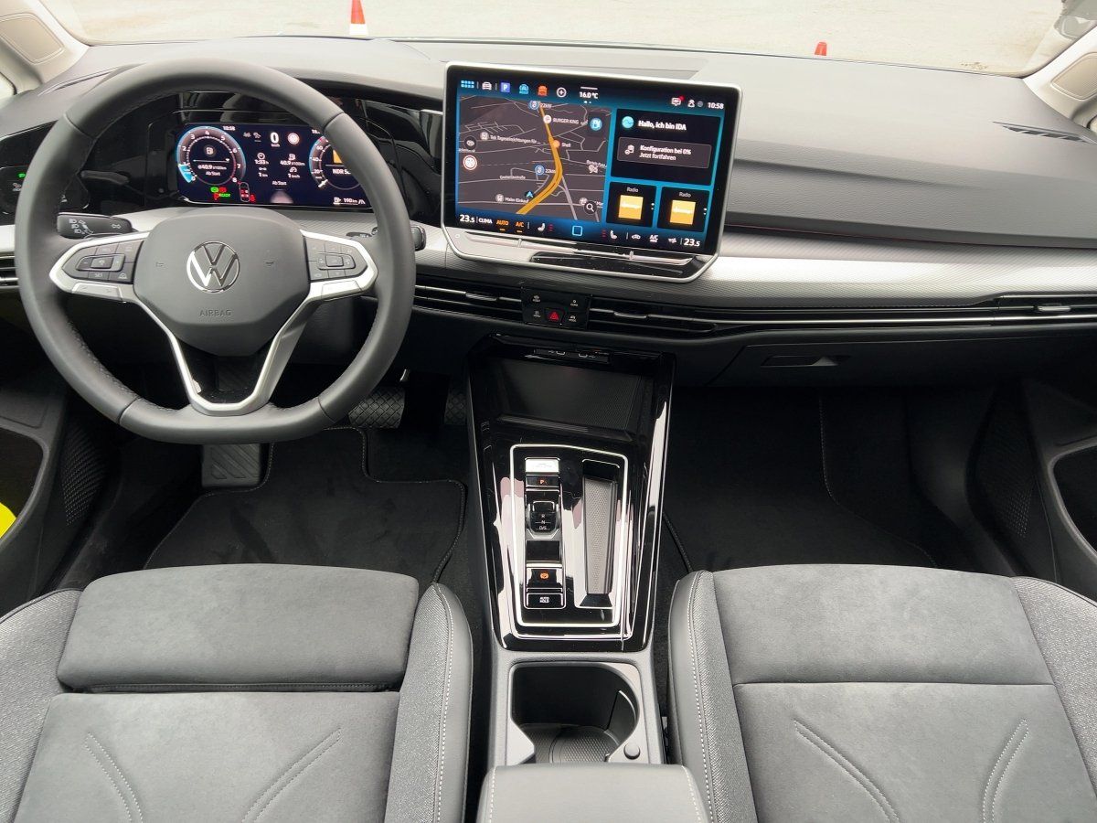 Volkswagen Golf Style 1.5 eTSI DSG AHK Nav HUD 360° IQ.Ligh