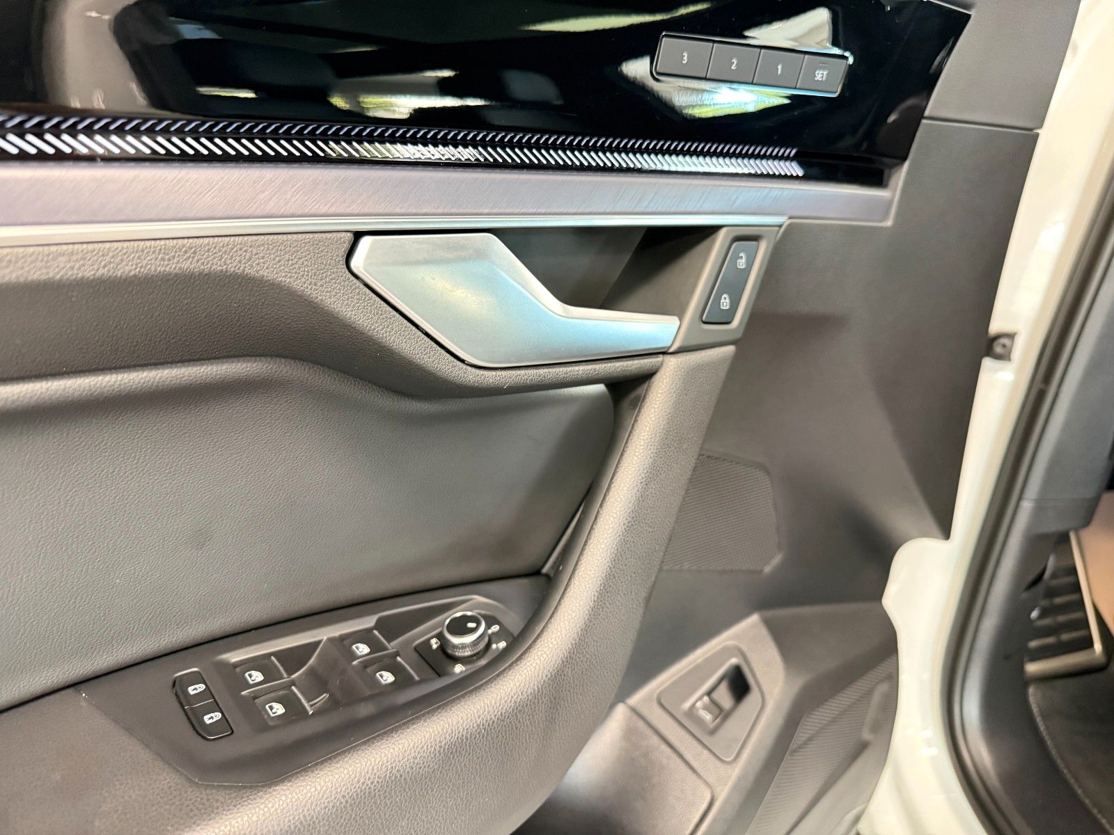 Volkswagen TOUAREG 3.0 V6 TDI R-LINE |NP94,6|PANO|MATRIX|19