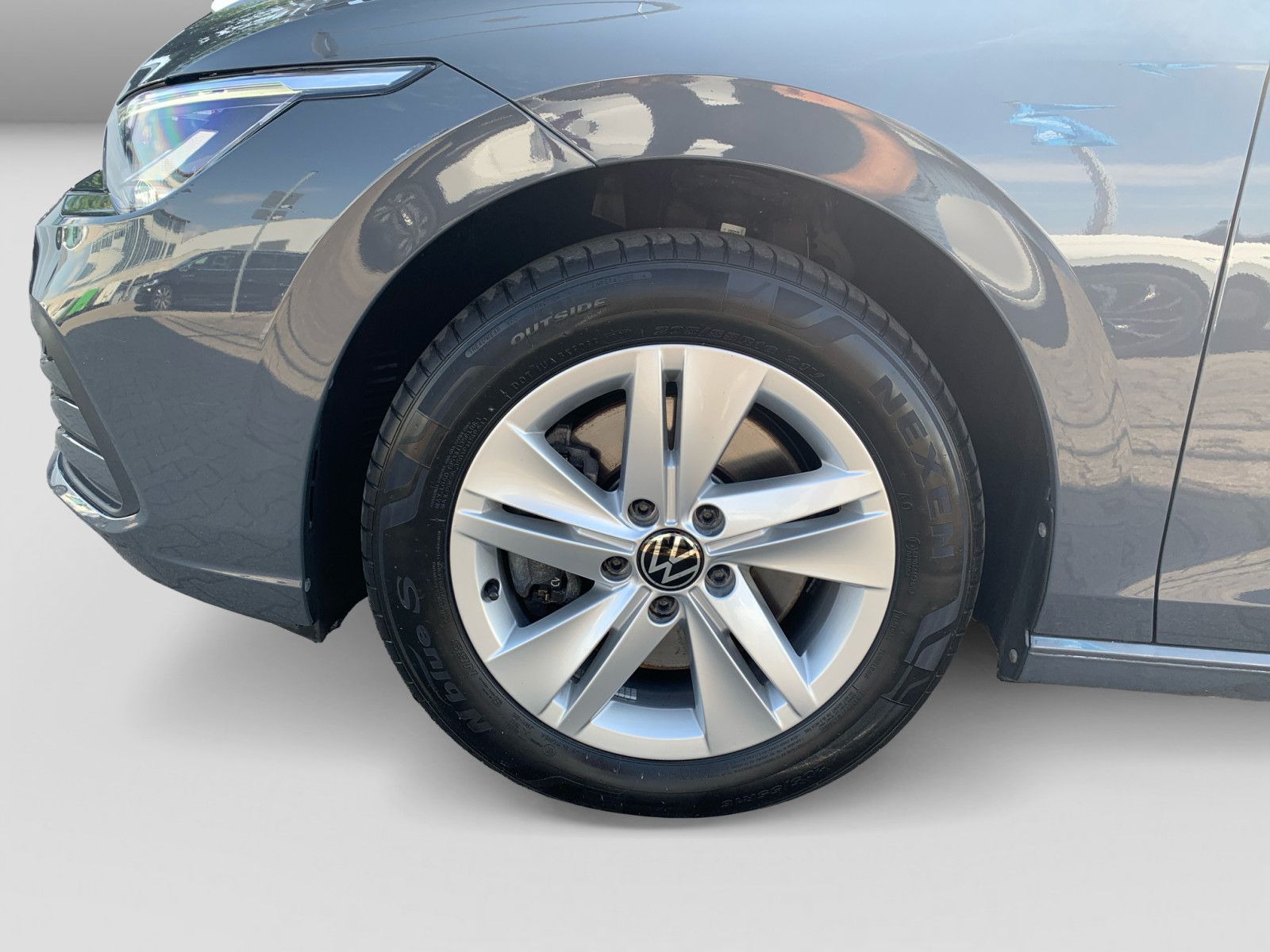 Volkswagen Golf VIII Variant 2.0TDI DSG Life - Samsaru's Car Outlet