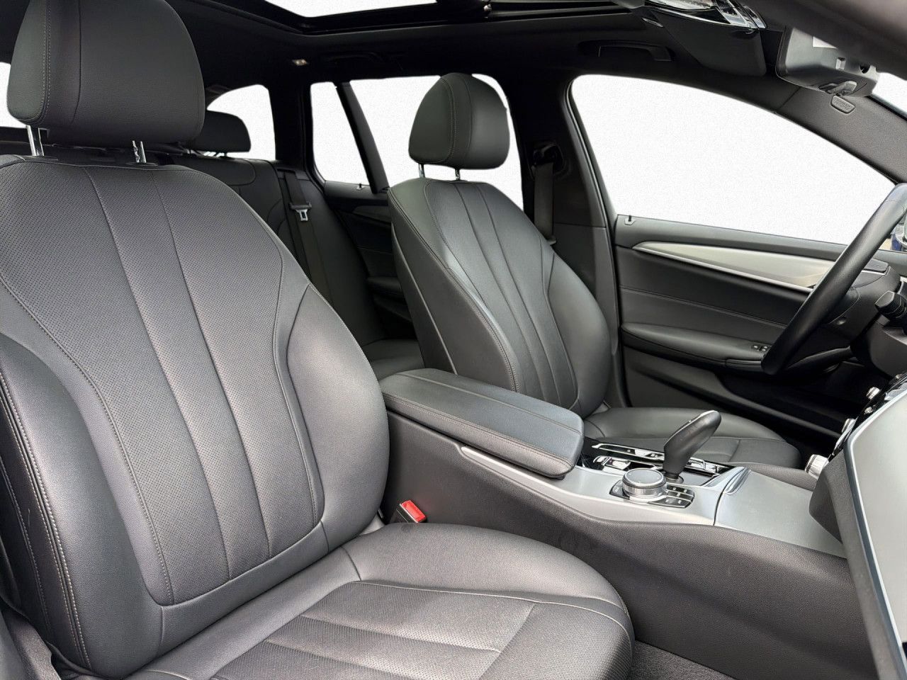BMW 530e xDrive Tour Pano AHK AdLED St&Go 360° HiFi