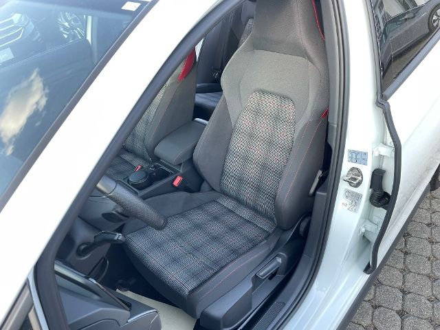 Volkswagen Golf VIII GTI TSI DSG - Samsaru's Car Outlet