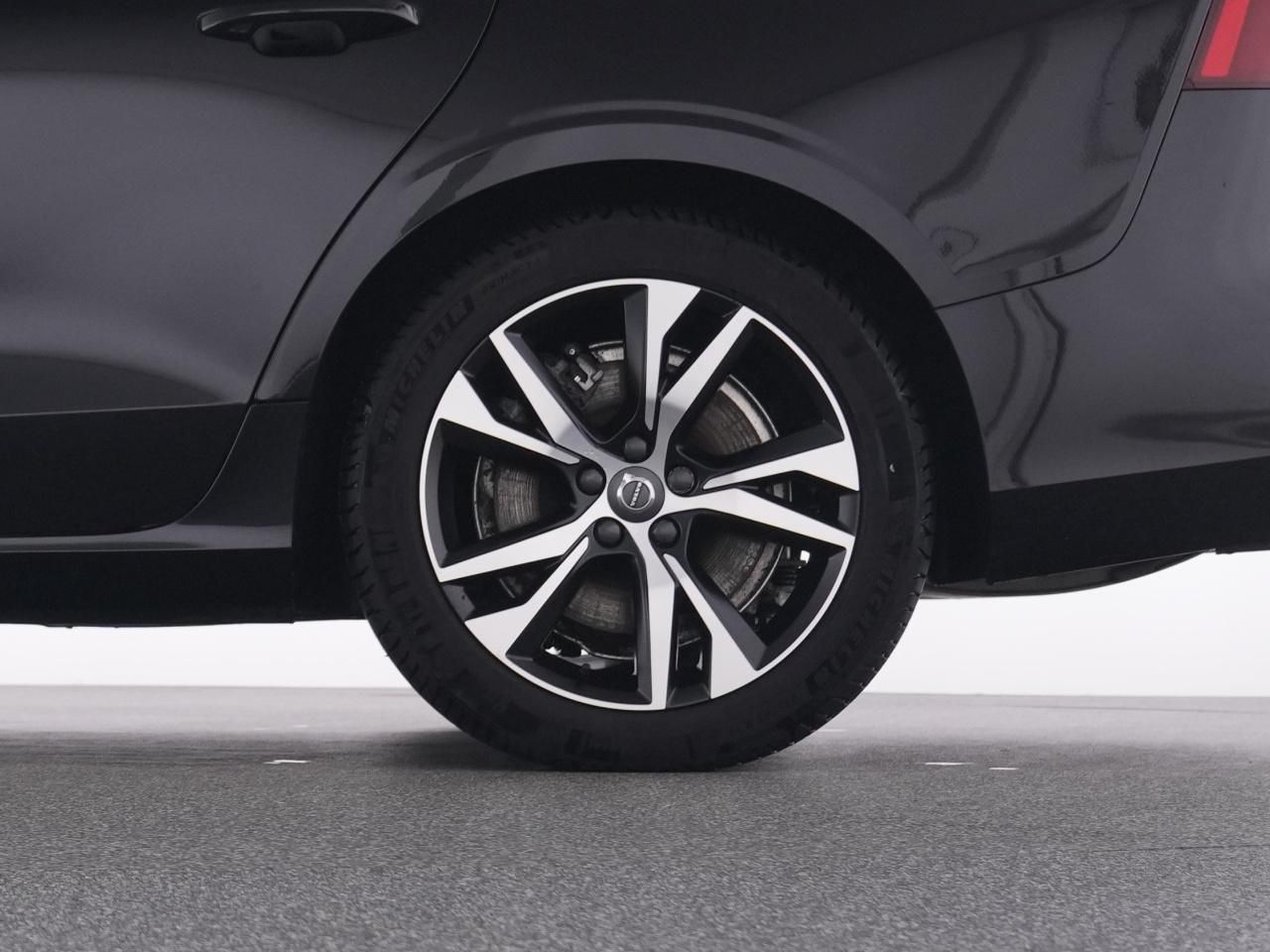 Volvo V60 T6 Recharge AWD R Design+MEMORY+WINTERPAK