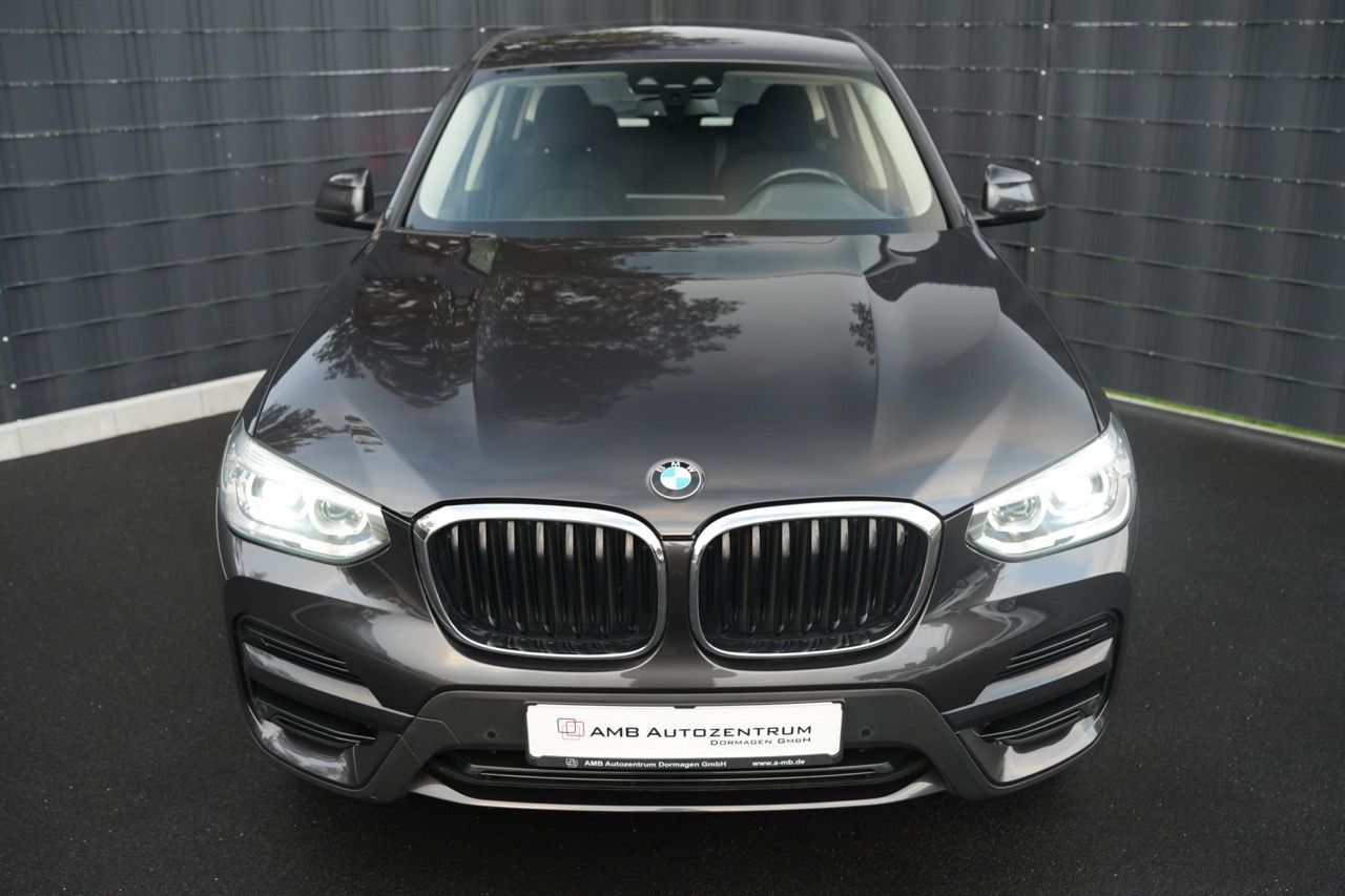 BMW X3 xDrive 20 i Advantage *LIVECOCKPIT*NAVI*