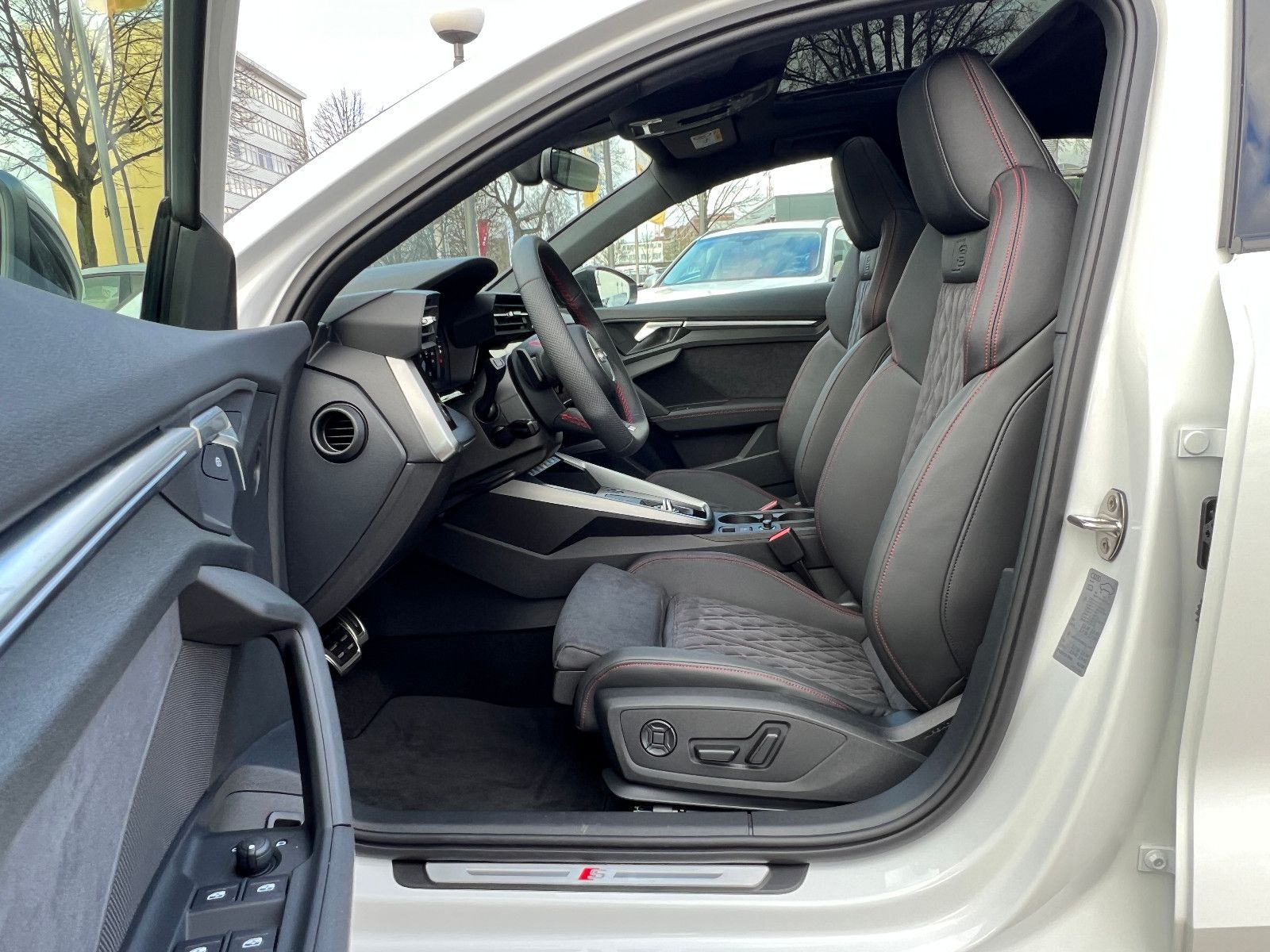 Audi A3 Lim. 3X S-LINE BLACK EDITION PANO HUD CARBON
