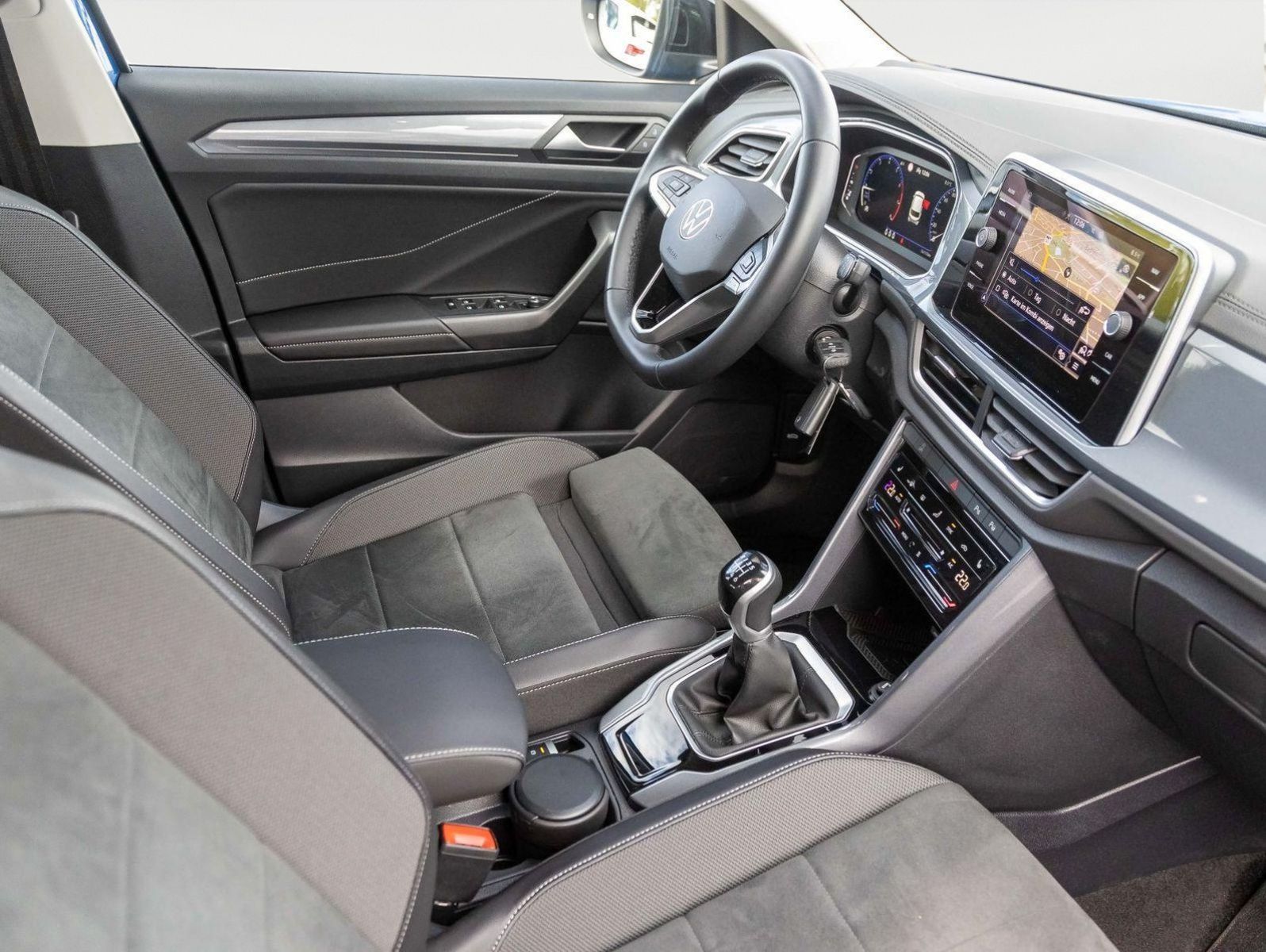 Volkswagen T-Roc 1.0 TSI Style - Samsaru's Car Outlet