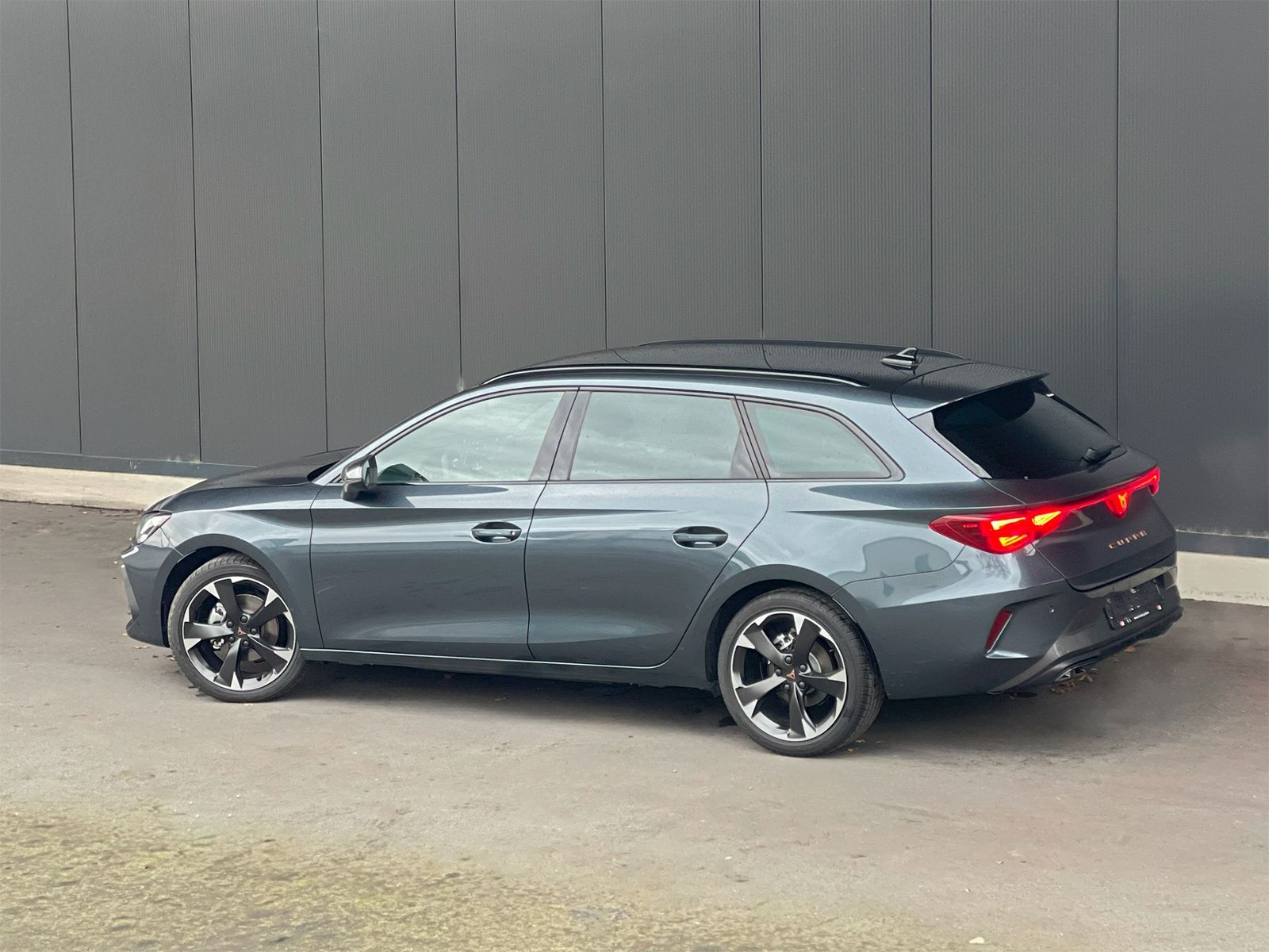 Cupra Leon Sportstourer 1.5 eTSI - Samsaru's Car Outlet