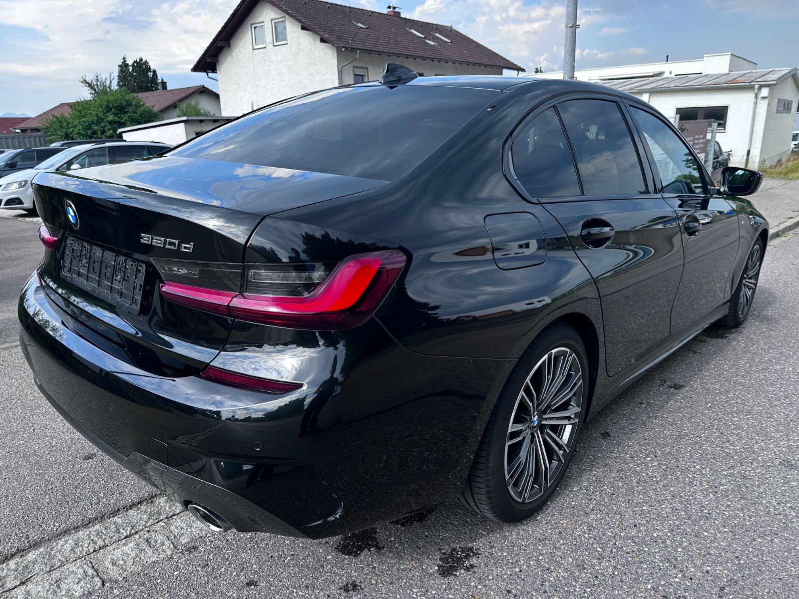 BMW 3 Lim. 320 d M Sport - Samsaru's Car Outlet