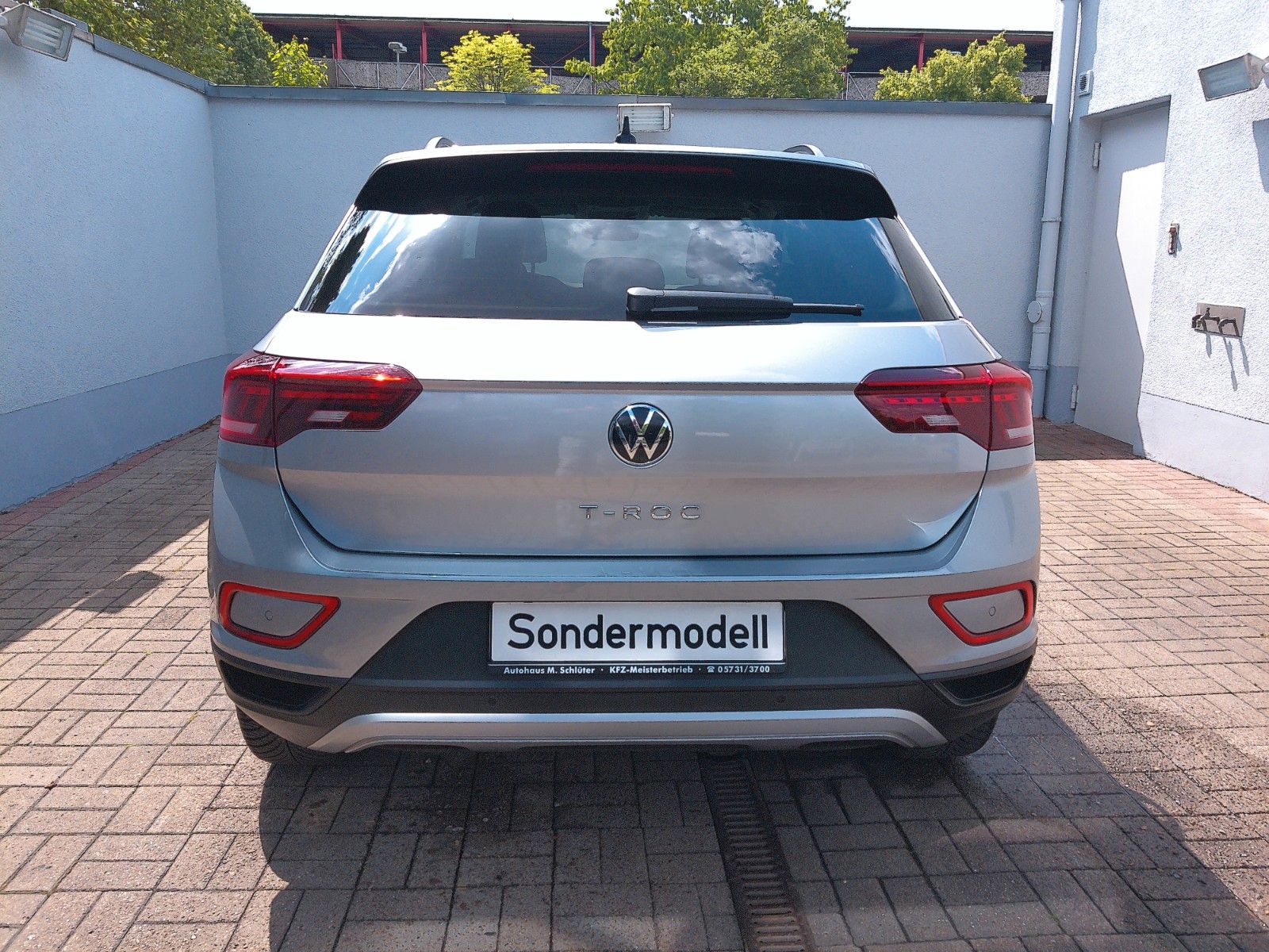 Volkswagen T-Roc 1.5 TSI DSG Move - Samsaru's Car Outlet