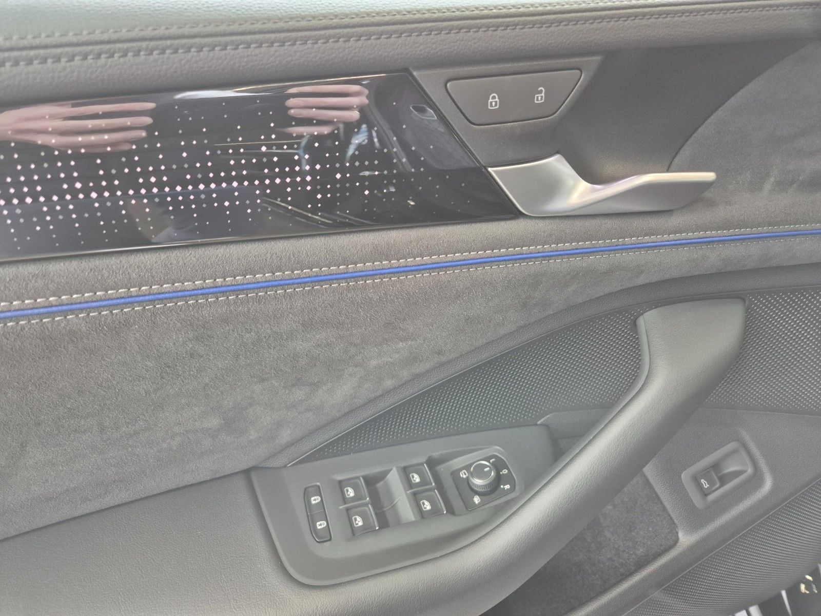 Volkswagen PASSAT VARIANT 2.0 TSI 4M R-LINE IQ PANO HUD AHK