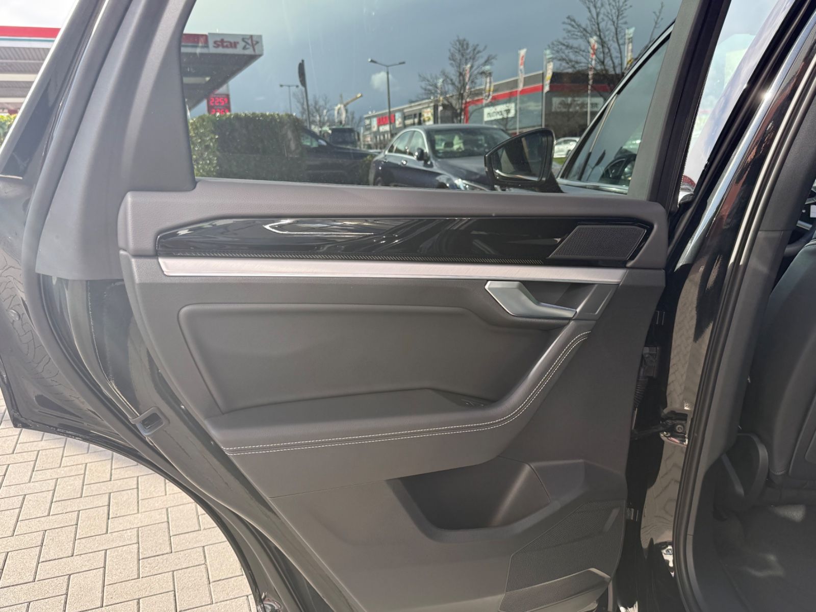 Volkswagen Touareg TDI Luft ACC Stdhzg AHK Pano Allradlenk