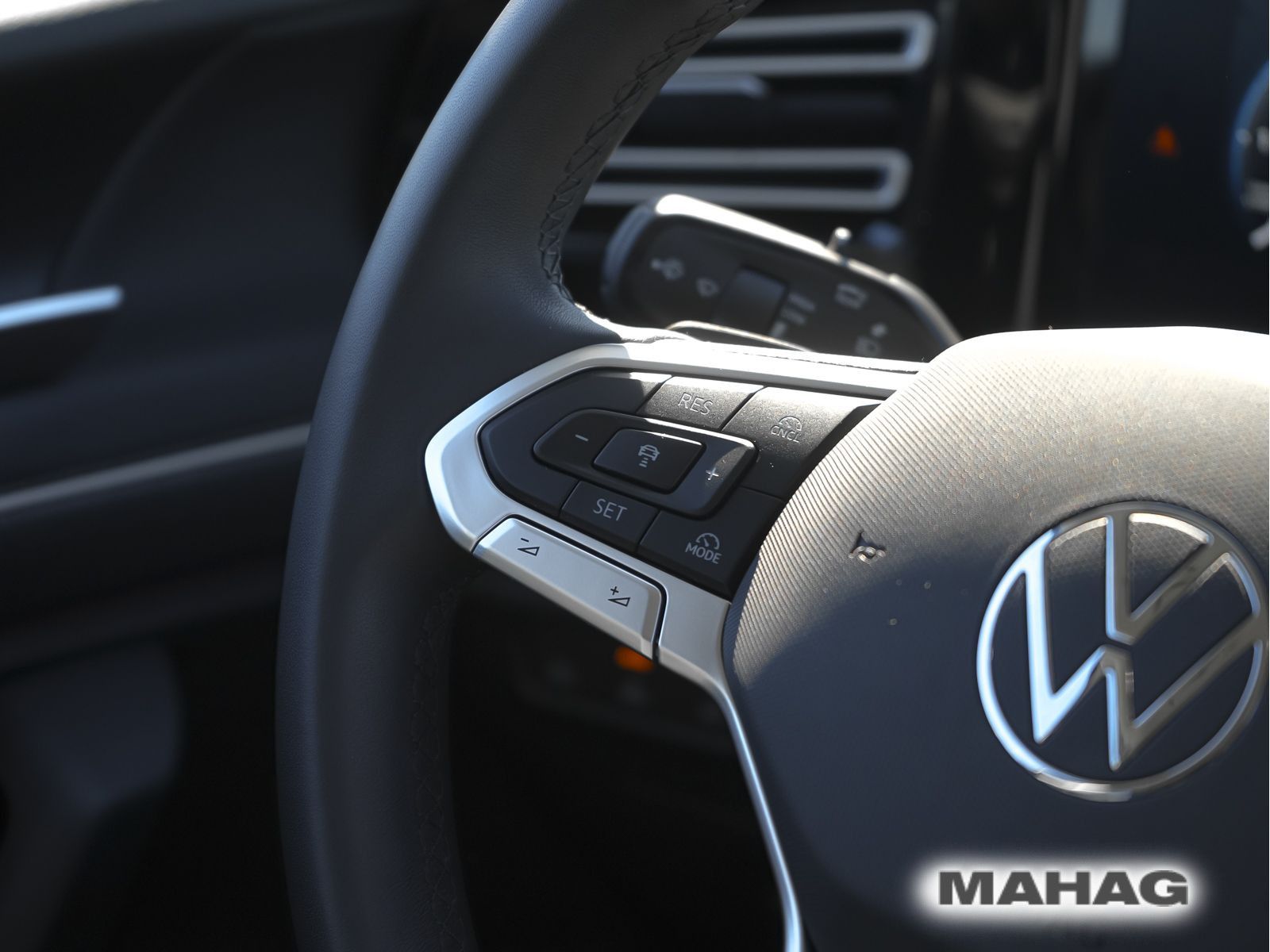 Volkswagen Tiguan Elegance 2,0 TDI 4motion AHK ACC DCC IQ.L