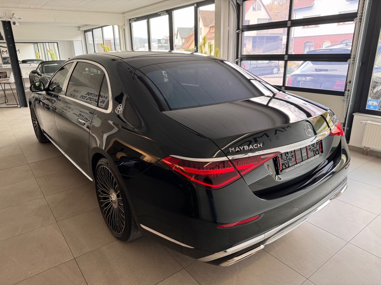 Mercedes-Benz S 680 Maybach - Samsaru's Car Outlet