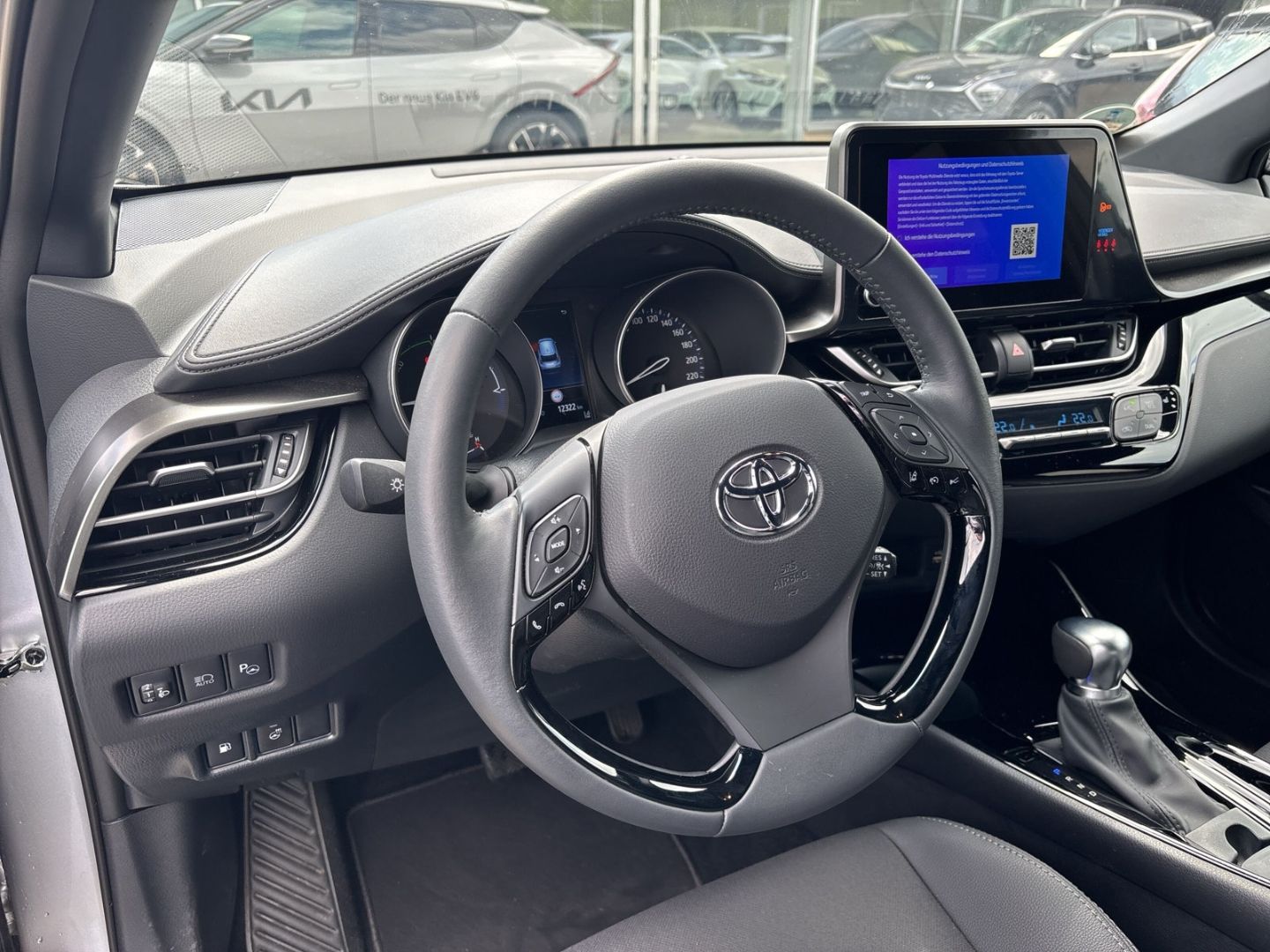 Toyota C-HR Hybrid Team D 2.0 - Samsaru's Car Outlet