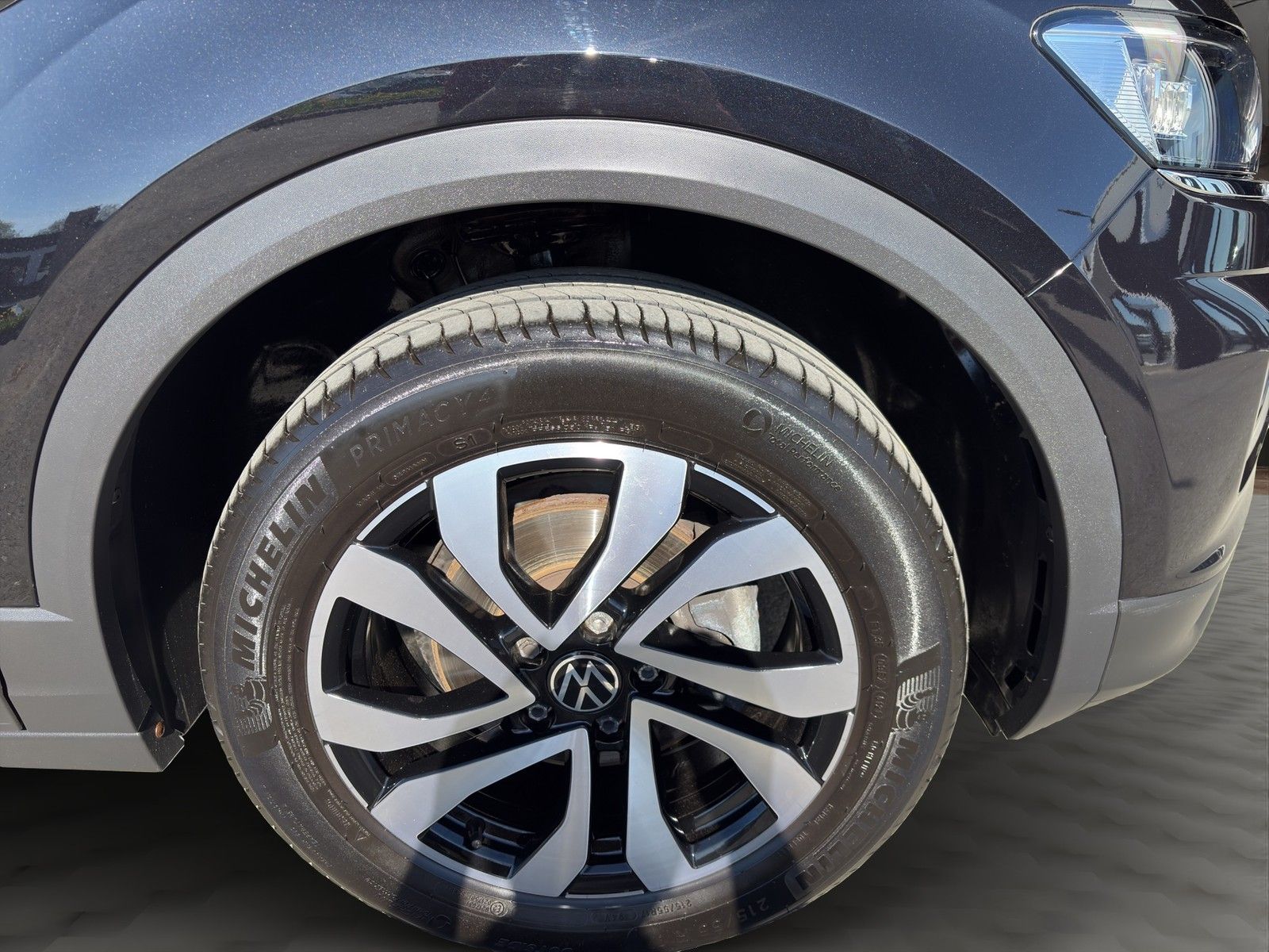 Volkswagen T-Roc 1.5 TSI Active DSG - Samsaru's Car Outlet