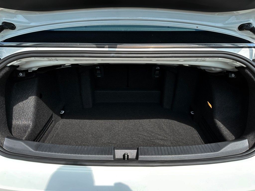 Volkswagen T-Roc Cabriolet Style - Samsaru's Car Outlet