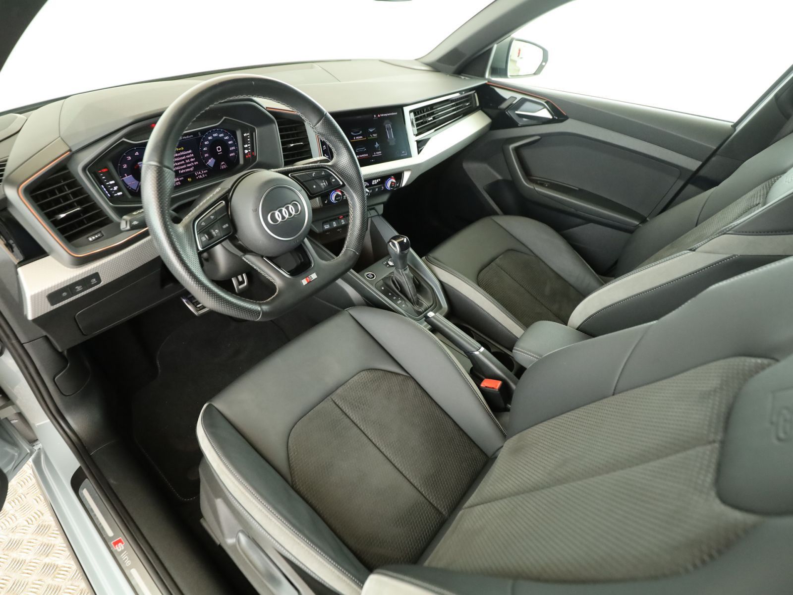 Audi A1 Sportback 40 TFSI S line - Samsaru's Car Outlet