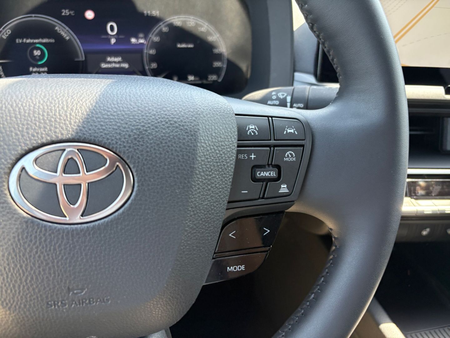 Toyota C-HR 2.0 Plug-In Hybrid Teamplayer *LED*SHZ*CAM*