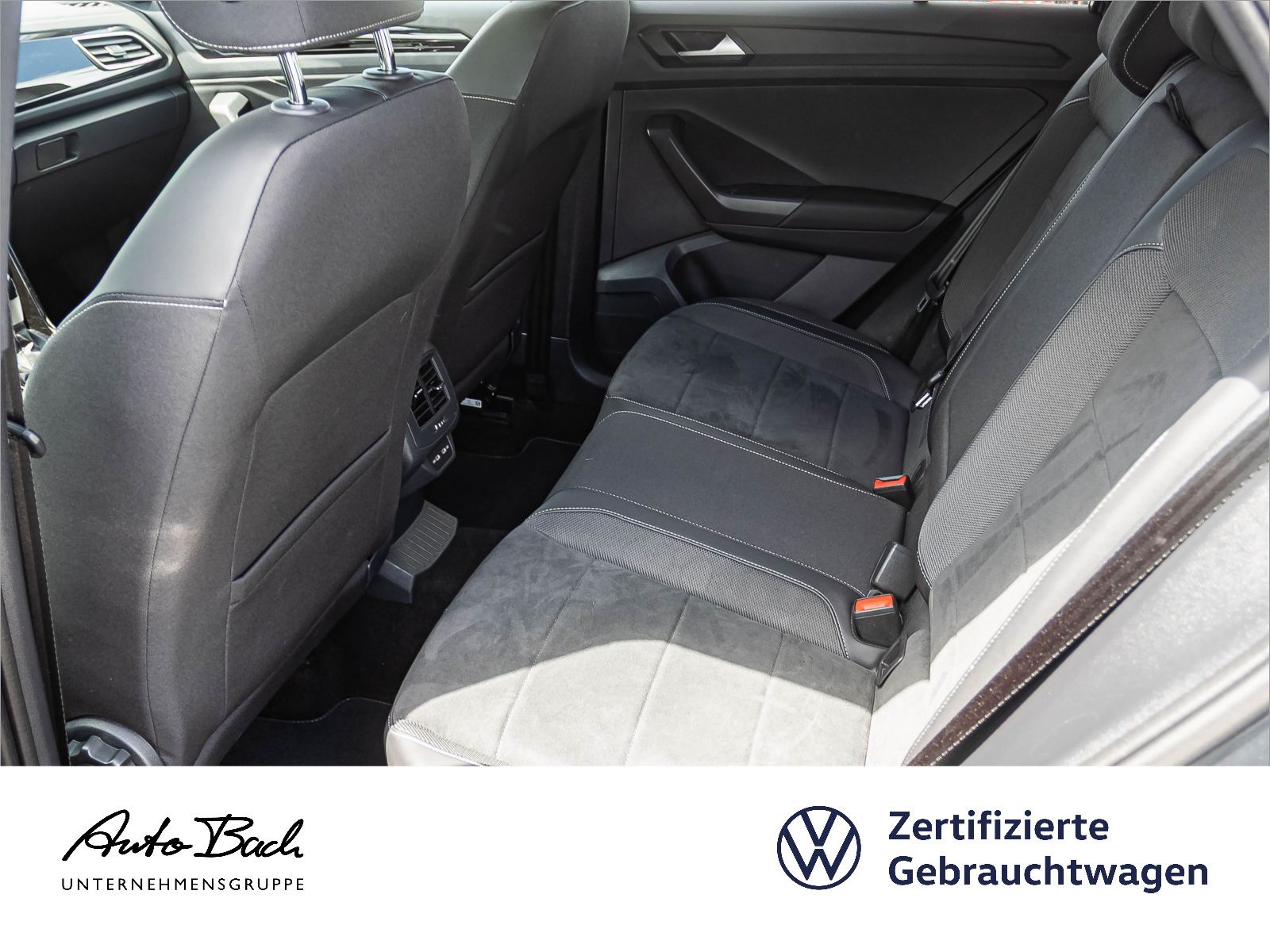Volkswagen T-Roc 1.5 TSI R-Line - Samsaru's Car Outlet