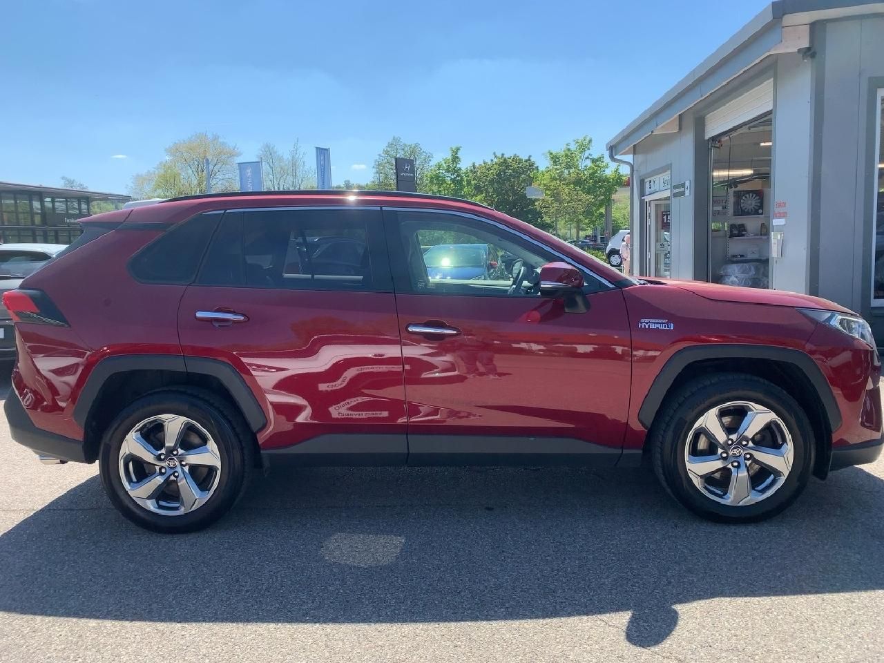 Toyota RAV 4 2.5l Hybrid 4x4 Lounge - Samsaru's Car Outlet