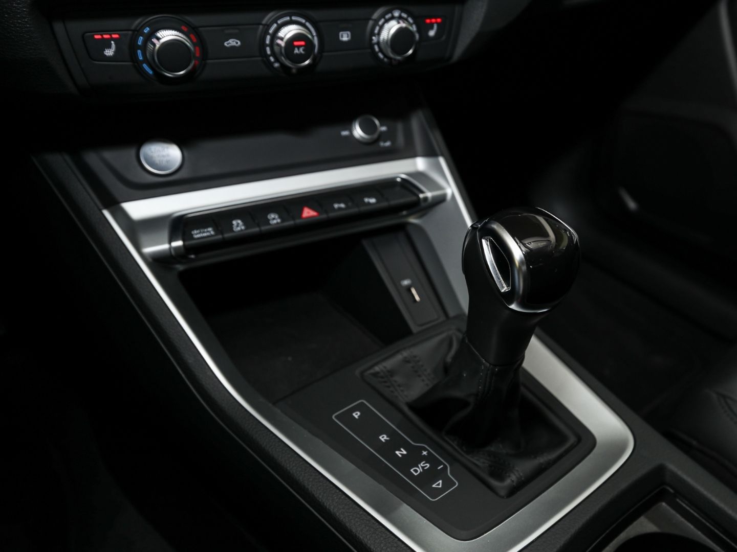 Audi Q3 40 TDI quattro advanced - Samsaru's Car Outlet
