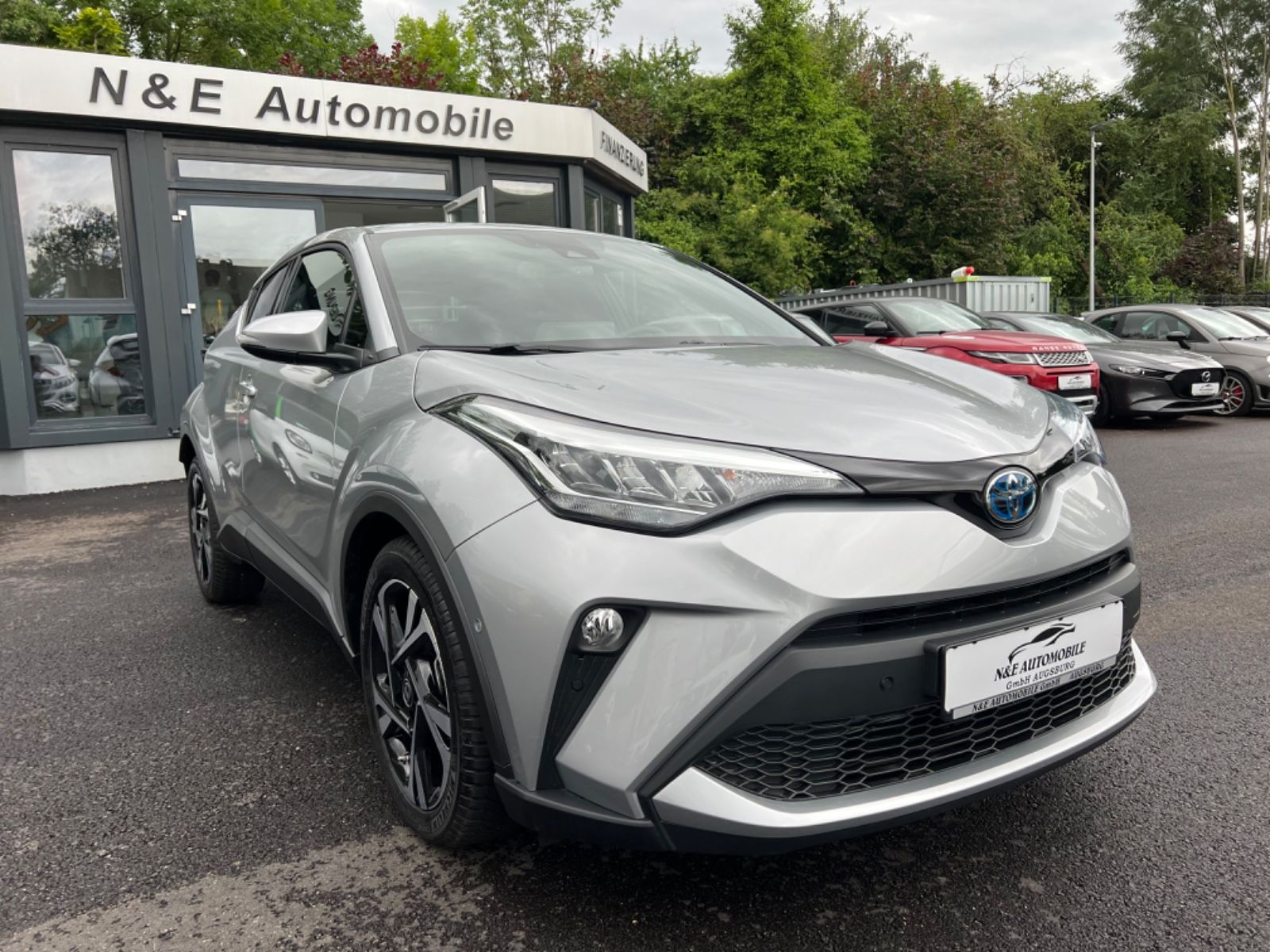Toyota C-HR Hybrid 1.8 Team - Samsaru's Car Outlet