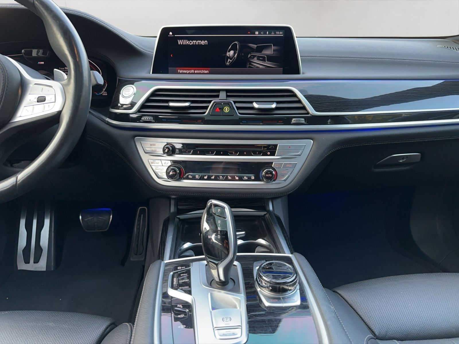 BMW d xDrive Sport-Paket M* Top Ausstattung!*