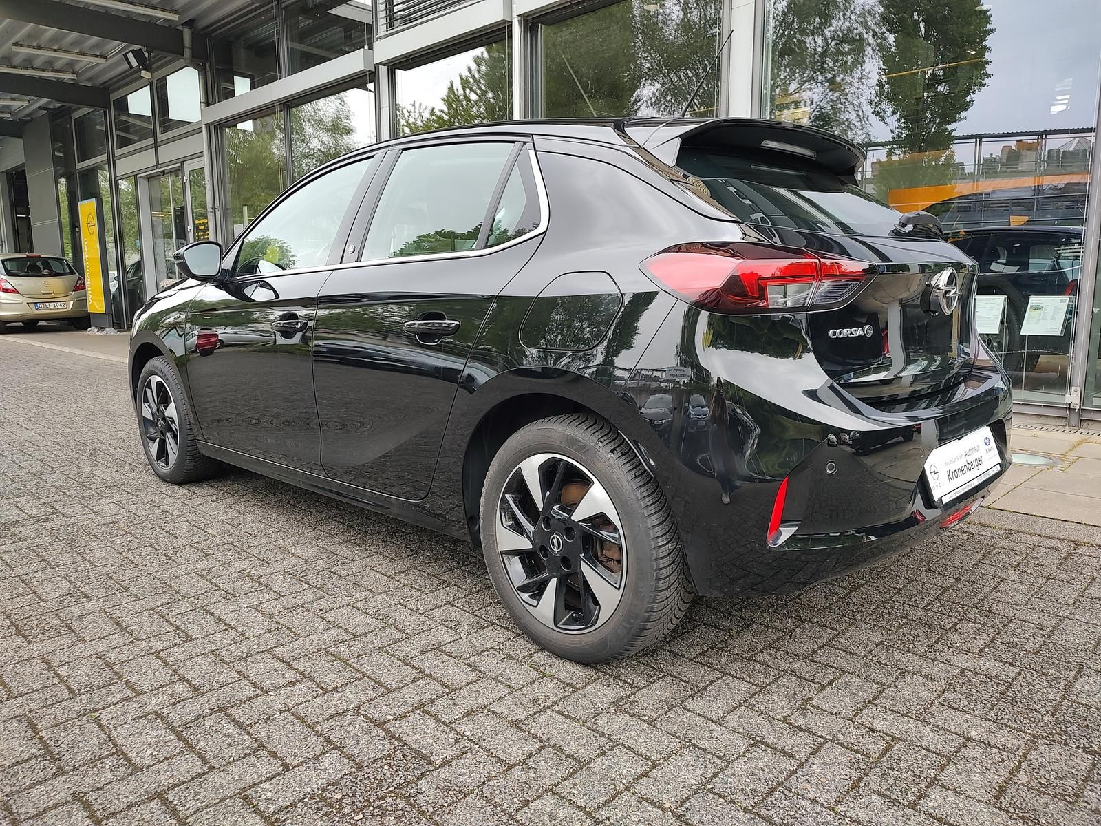 Opel Corsa F e Elegance - Samsaru's Car Outlet