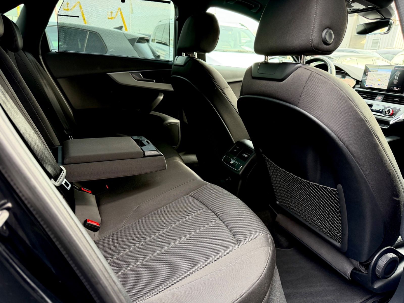Audi A4 Lim. 40 TDI quattro S line /NAVI/LED/CAM/