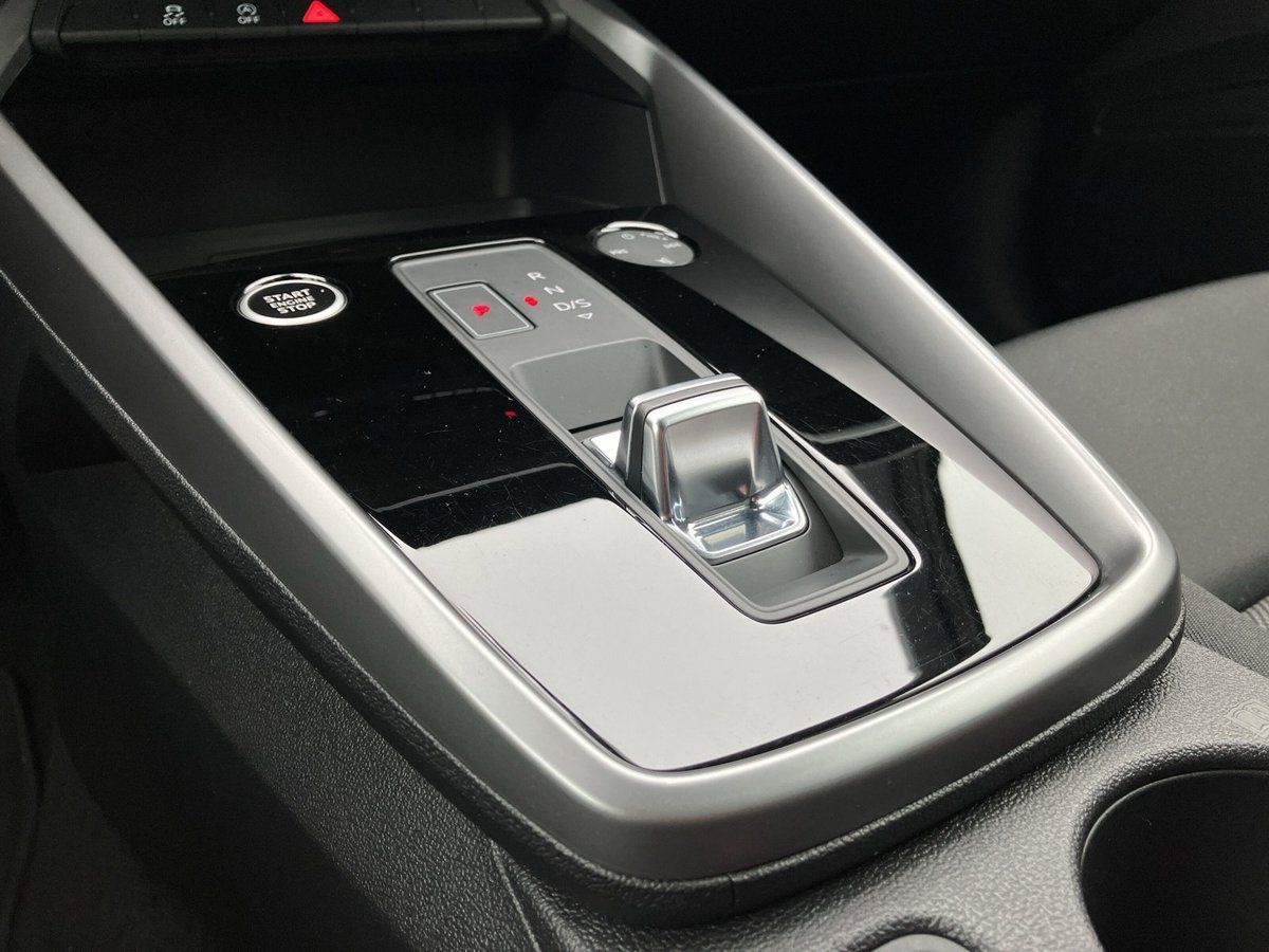 Audi A3 SPORTBACK 35 TFSI S-LINE +LED+SHZ+NAVI+TEMPO+