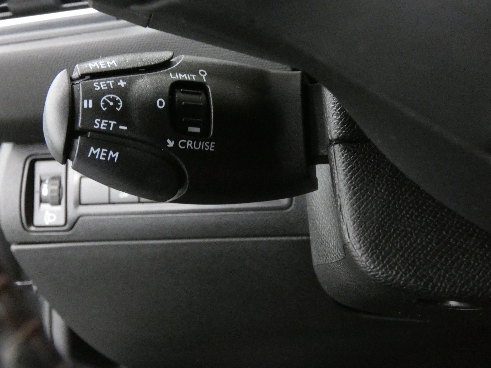 Peugeot 308 SW 1.5 HDi Active Pack - Samsaru's Car Outlet