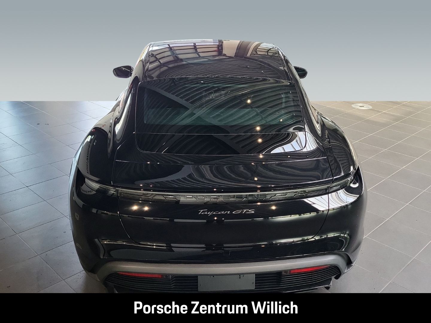 Porsche Taycan GTS HA-Lenkung Active-Ride Head-Up
