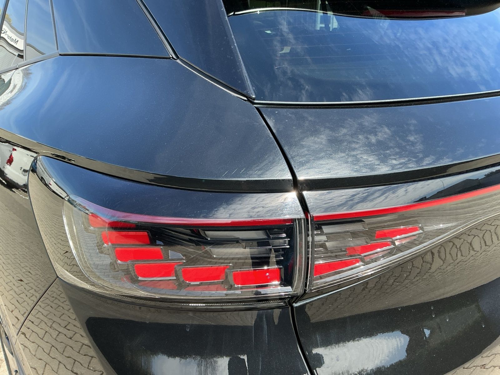 Volkswagen ID.4 GTX 220kw (82kwh) MATRIX+AHK+PANO+HuD+WäPu