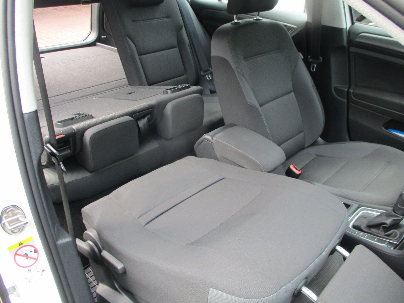 Volkswagen Golf VII Variant DSG - Samsaru's Car Outlet