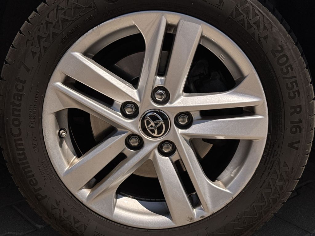 Toyota Corolla 1.8 Hybrid Comfort - Samsaru's Car Outlet