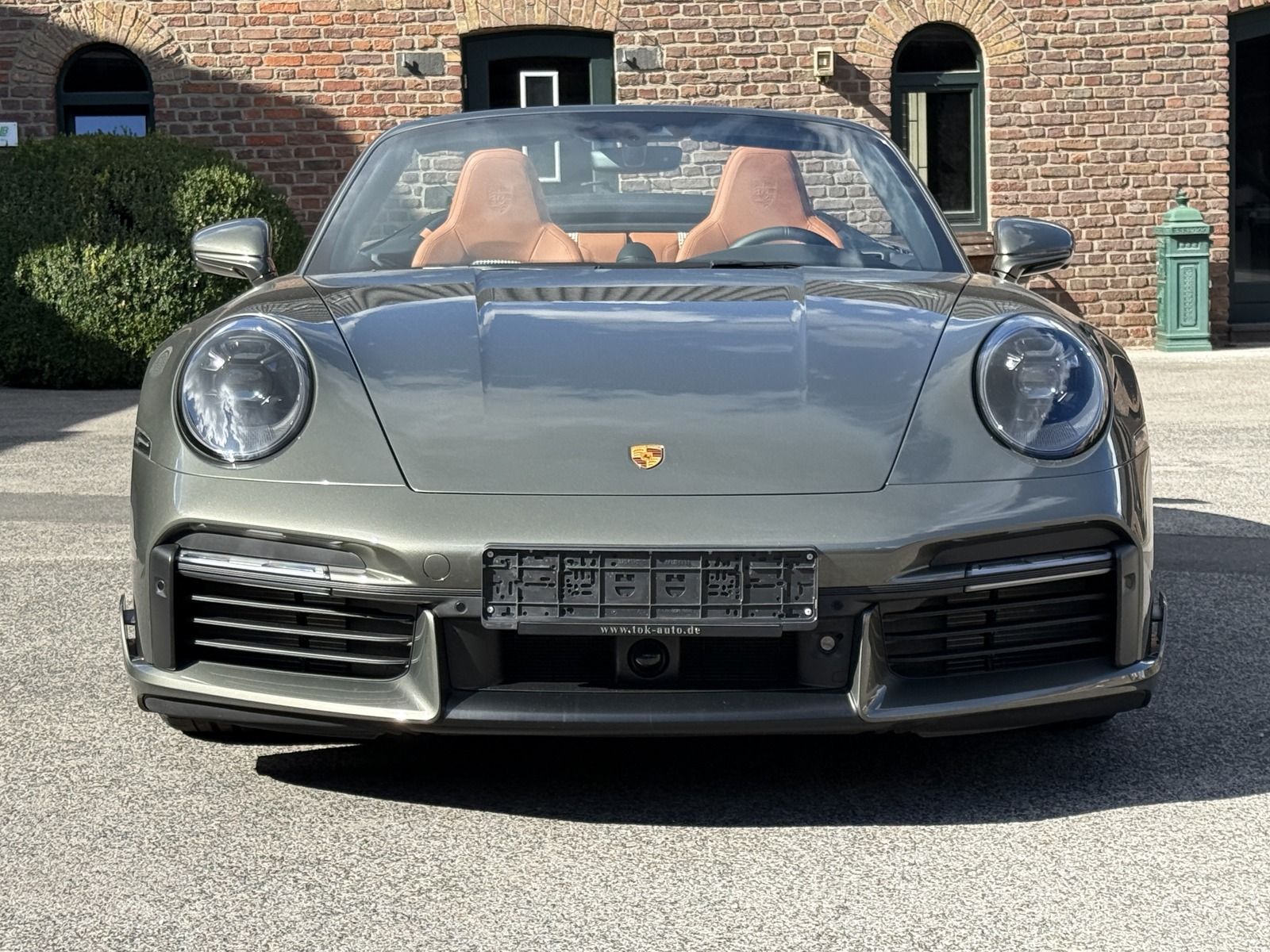 Porsche 992 911  Turbo S Cabriolet HERITAGE DESIGN*SPORT