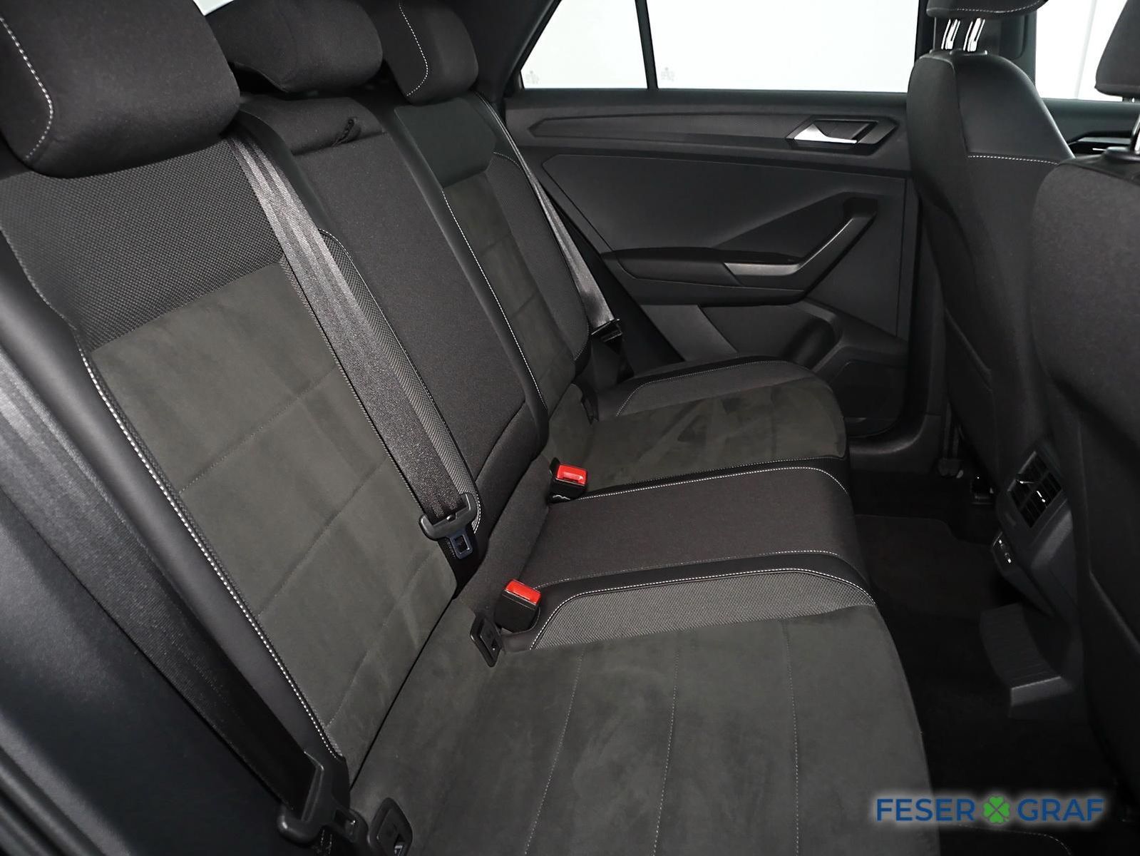 Volkswagen T-Roc 1.0 TSI R-Line - Samsaru's Car Outlet