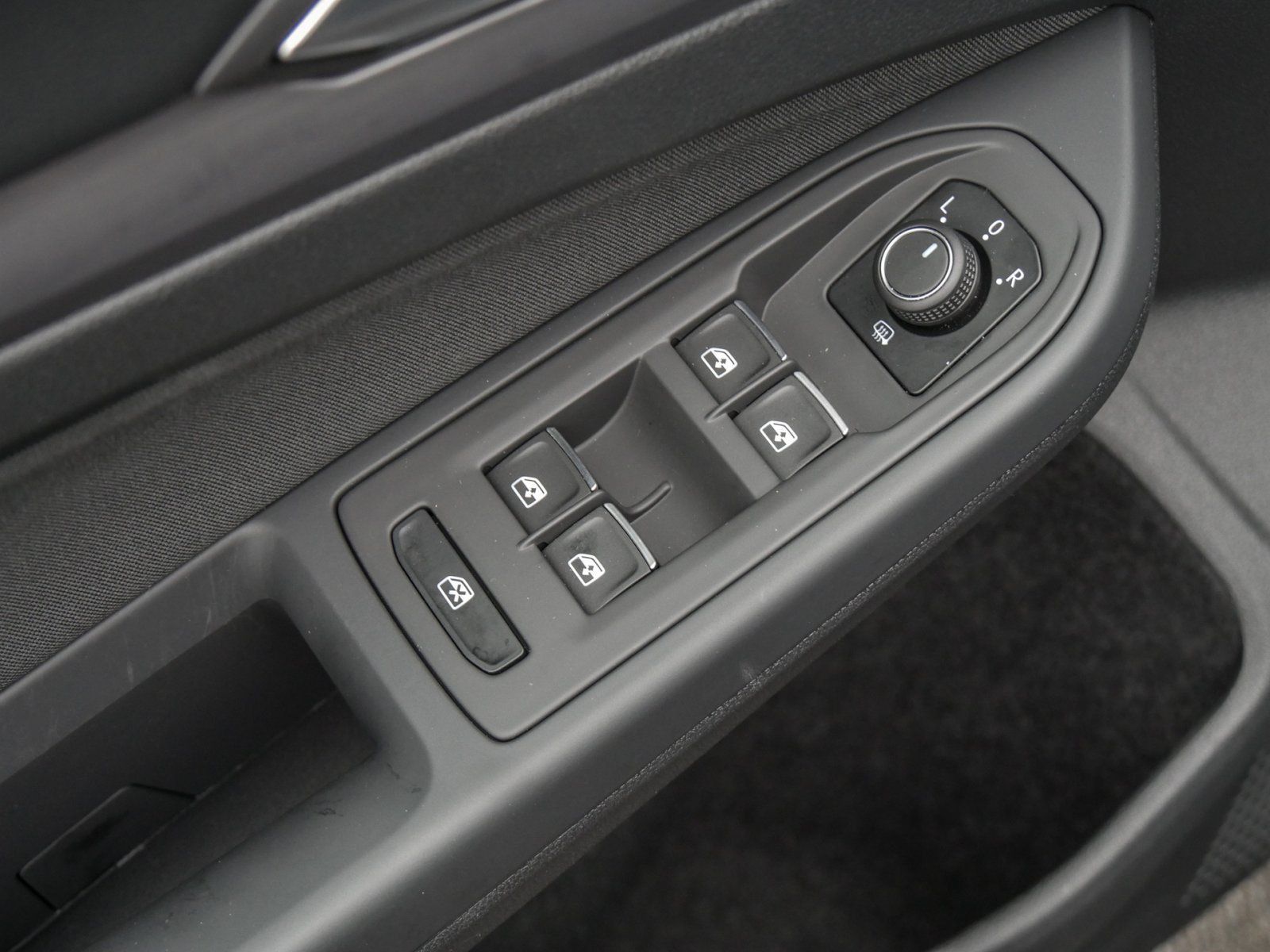 Volkswagen Golf Style 2.0 TDI DSG - Samsaru's Car Outlet