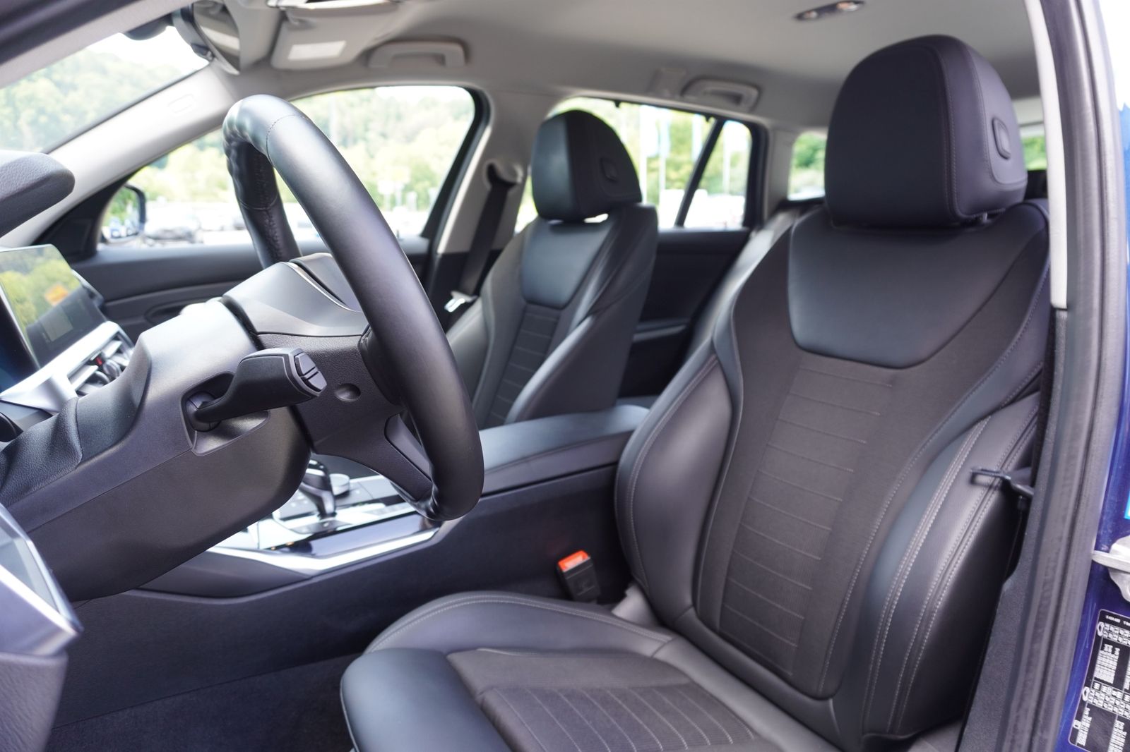 BMW 330d Touring Sport Line - Samsaru's Car Outlet
