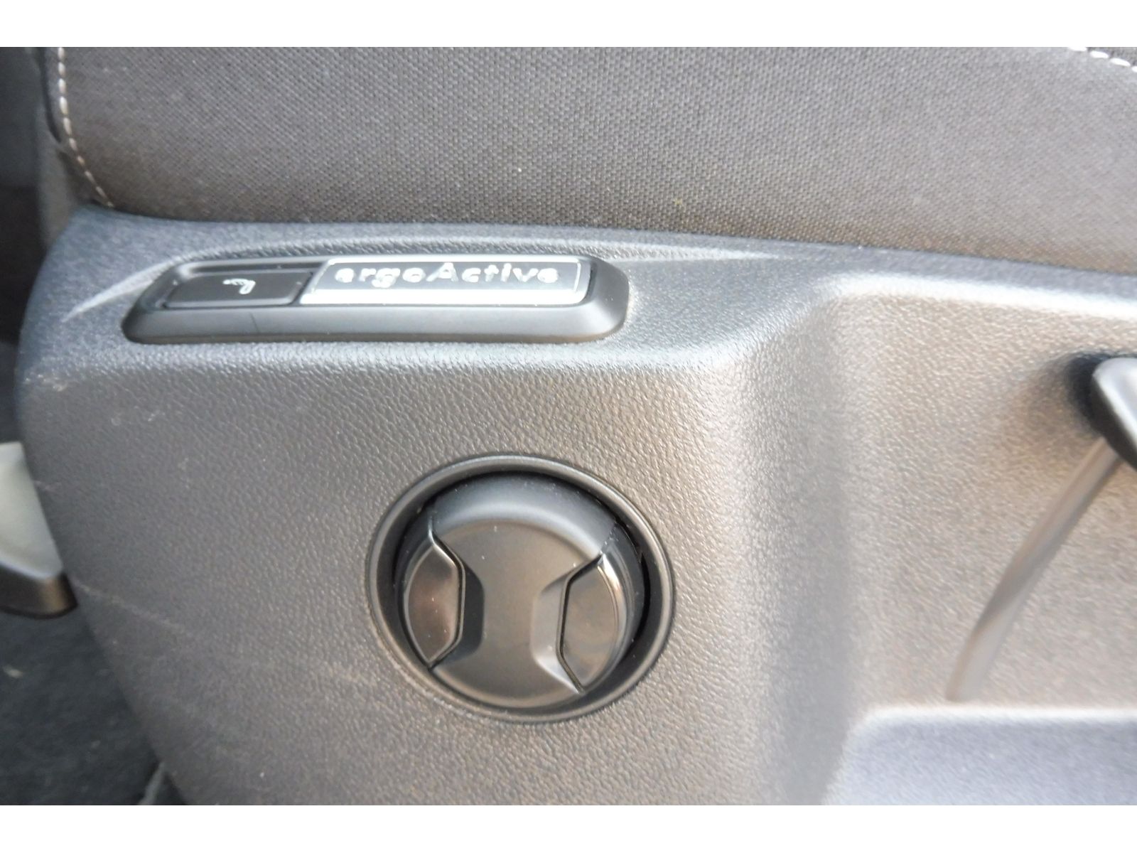 Volkswagen T-ROC Style 1.5 TSI - Samsaru's Car Outlet