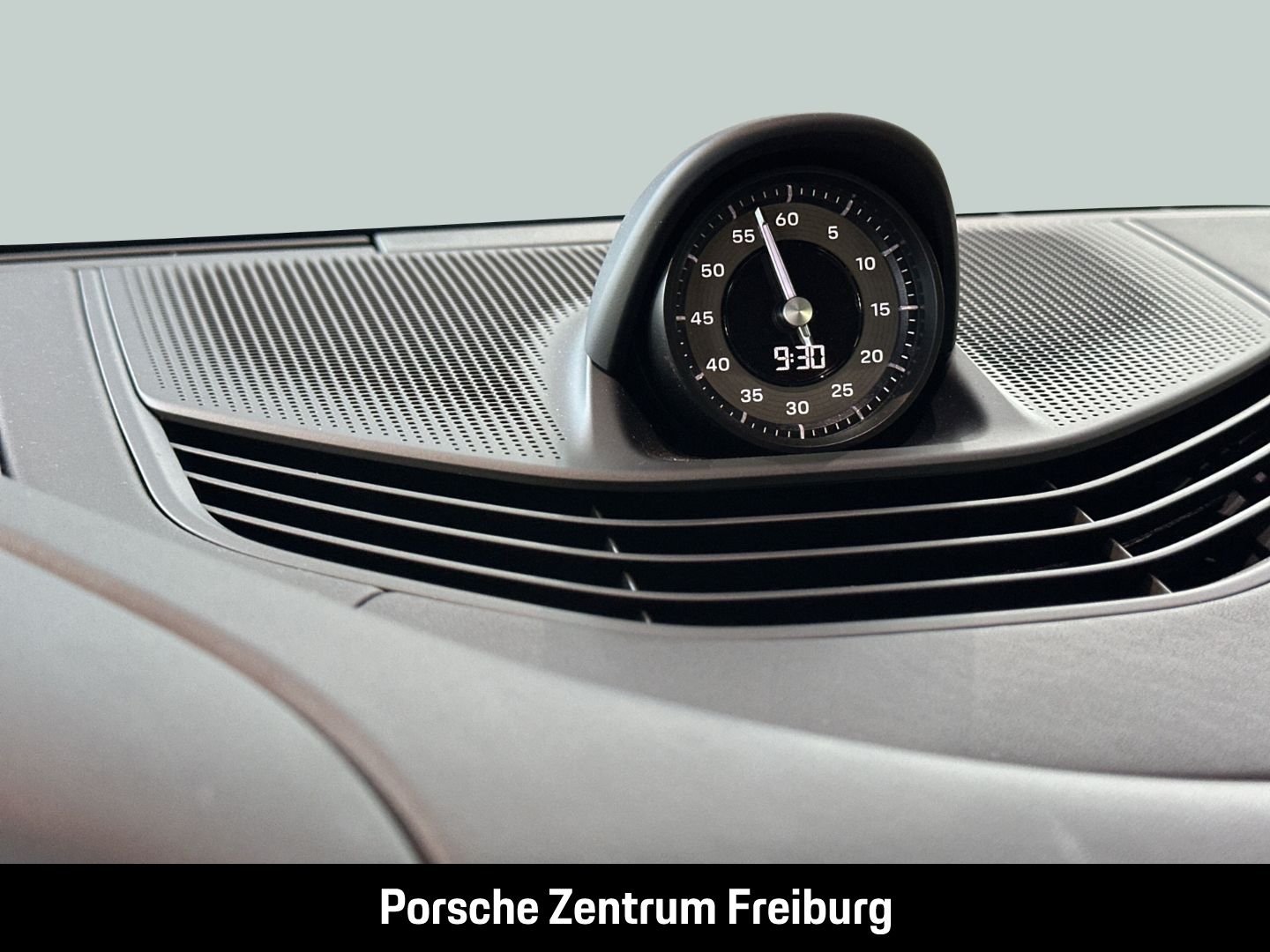 Porsche Taycan Turbo S Cross Turismo Burmester InnoDrive