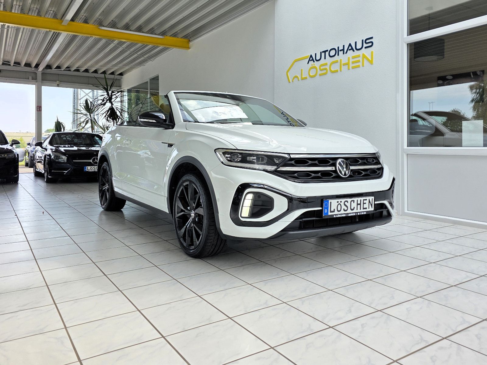 Volkswagen T-Roc R-Line Black - Samsaru's Car Outlet