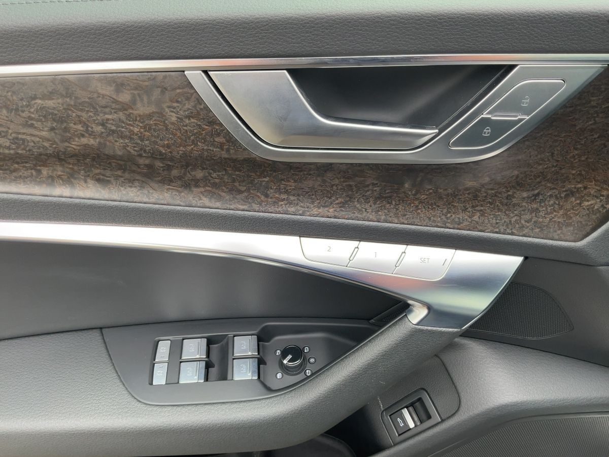 Audi A6 Avant 40 TDI QU S-TR DESIGN - Samsaru's Car Outlet
