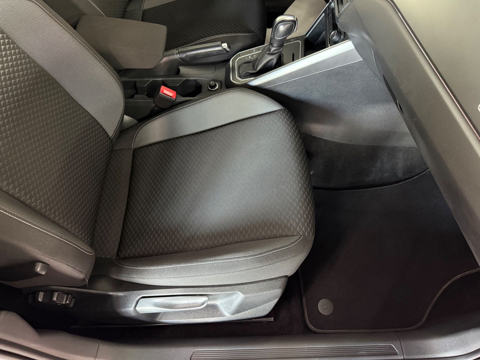 Volkswagen Polo 1.0 TSI Comfortline - Samsaru's Car Outlet