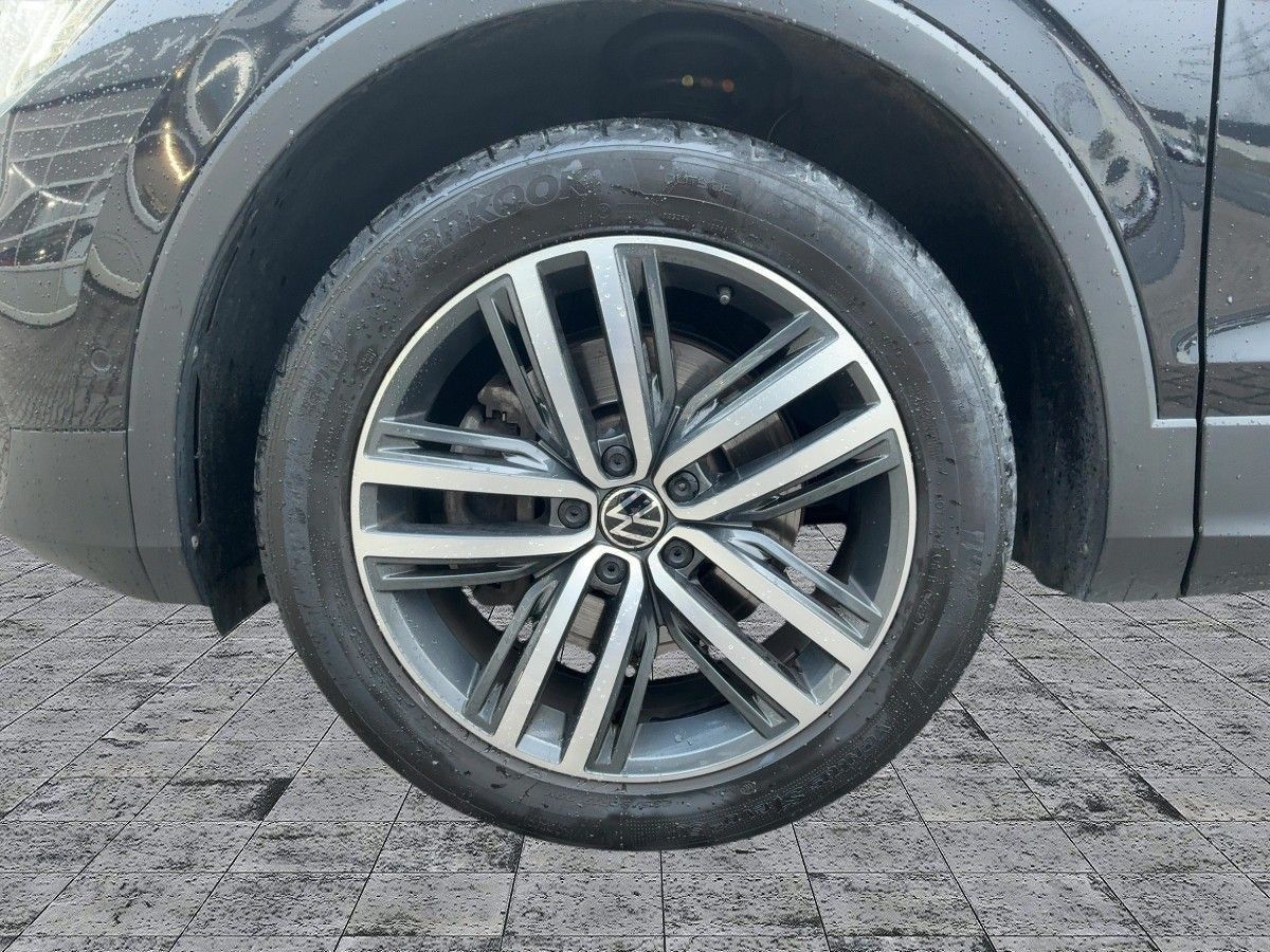 Volkswagen Tiguan 2.0 TDI 4M ELEGANCE MATRIX+NAVI+AHK+PANO