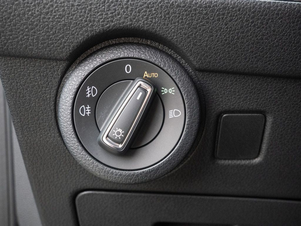 Volkswagen T6.1 Multivan 2.0TDI DSG - Samsaru's Car Outlet